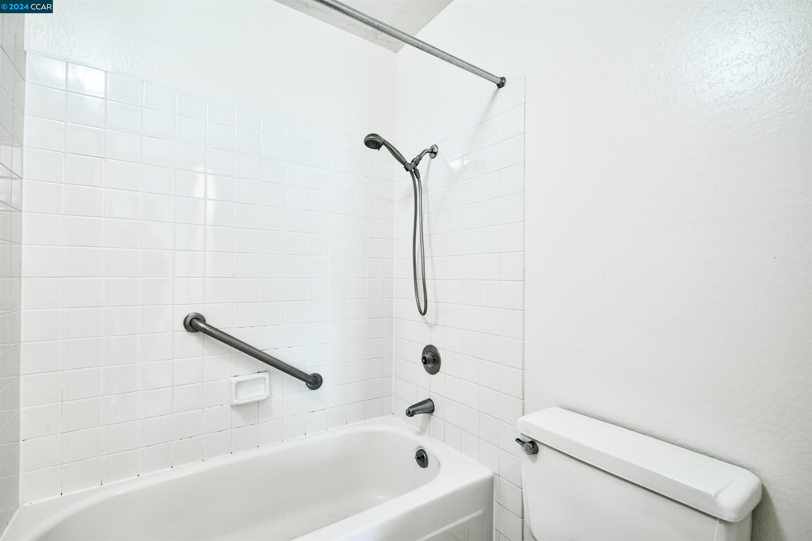 Detail Gallery Image 37 of 47 For 555 Pierce St #1410,  Albany,  CA 94706 - 2 Beds | 2 Baths