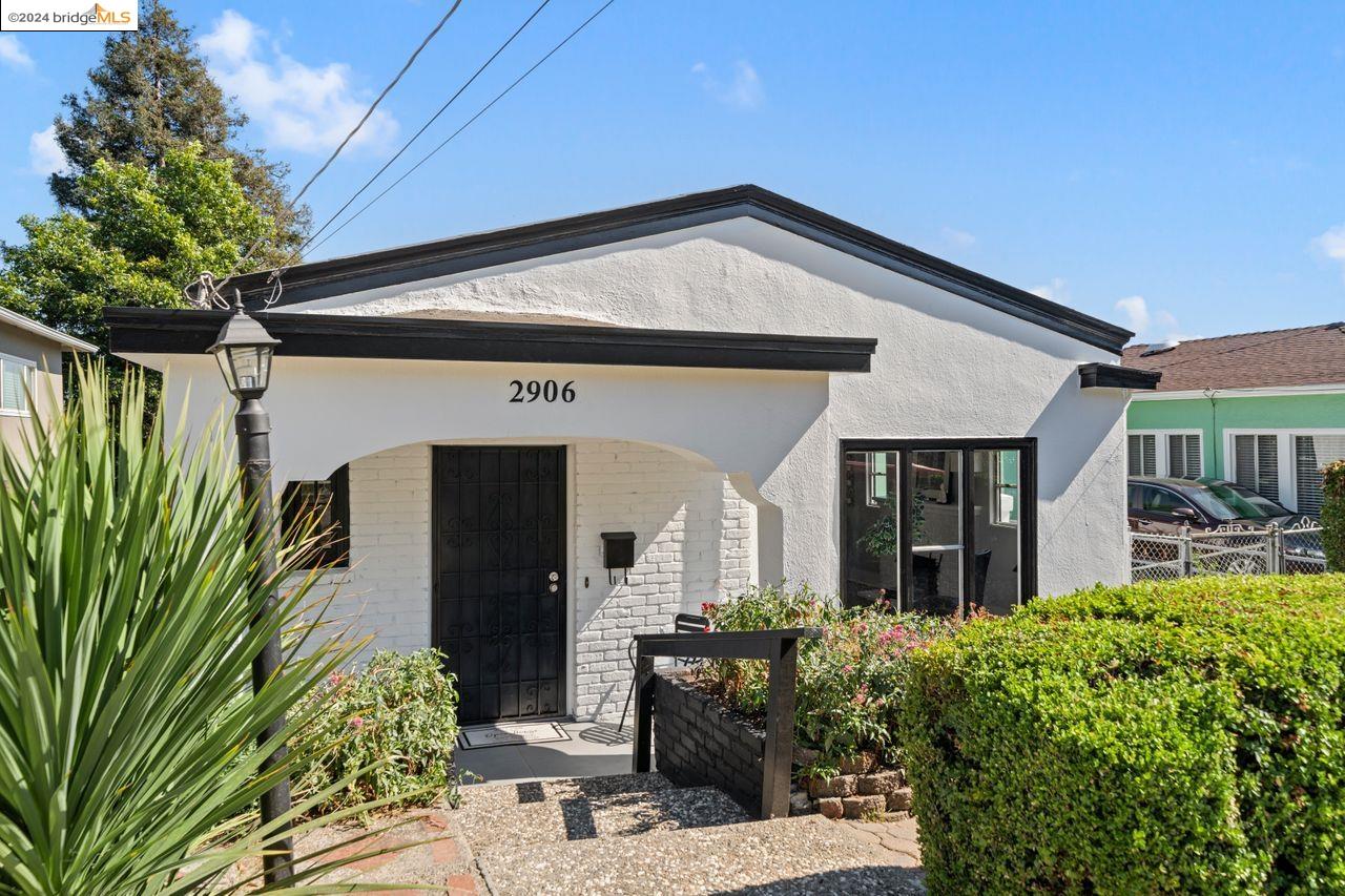 Detail Gallery Image 1 of 1 For 2906 Monticello Ave, Oakland,  CA 94619 - 3 Beds | 1 Baths