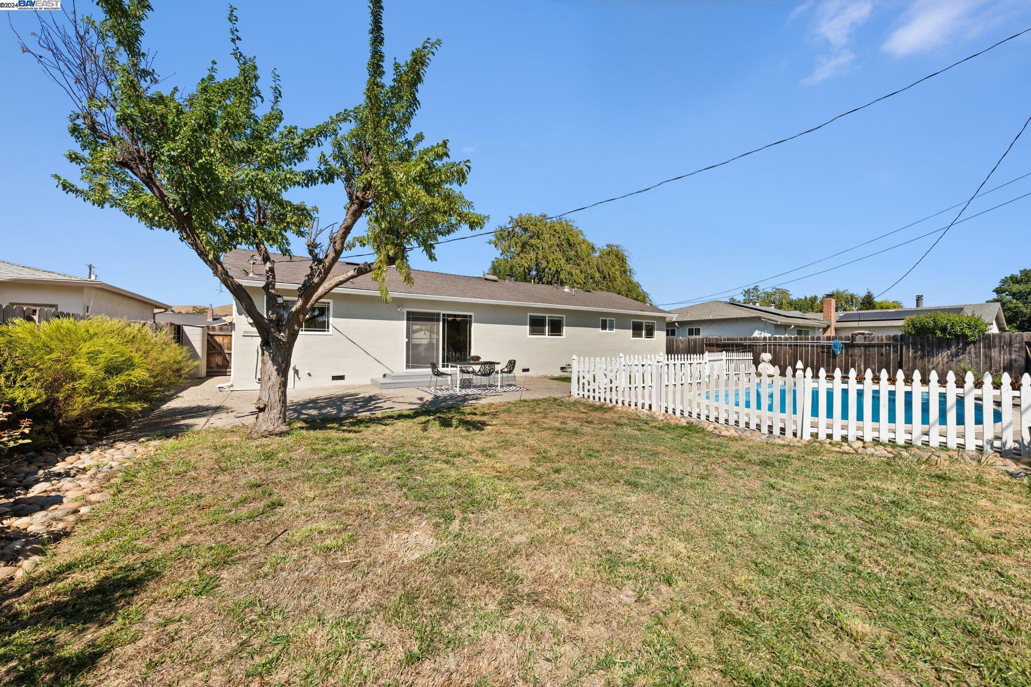 Detail Gallery Image 29 of 36 For 7917 Bristol Rd, Dublin,  CA 94568 - 4 Beds | 2 Baths