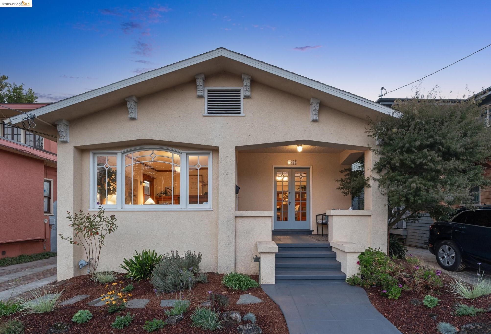 Detail Gallery Image 1 of 1 For 2832 Cherry St, Berkeley,  CA 94705 - 3 Beds | 2 Baths