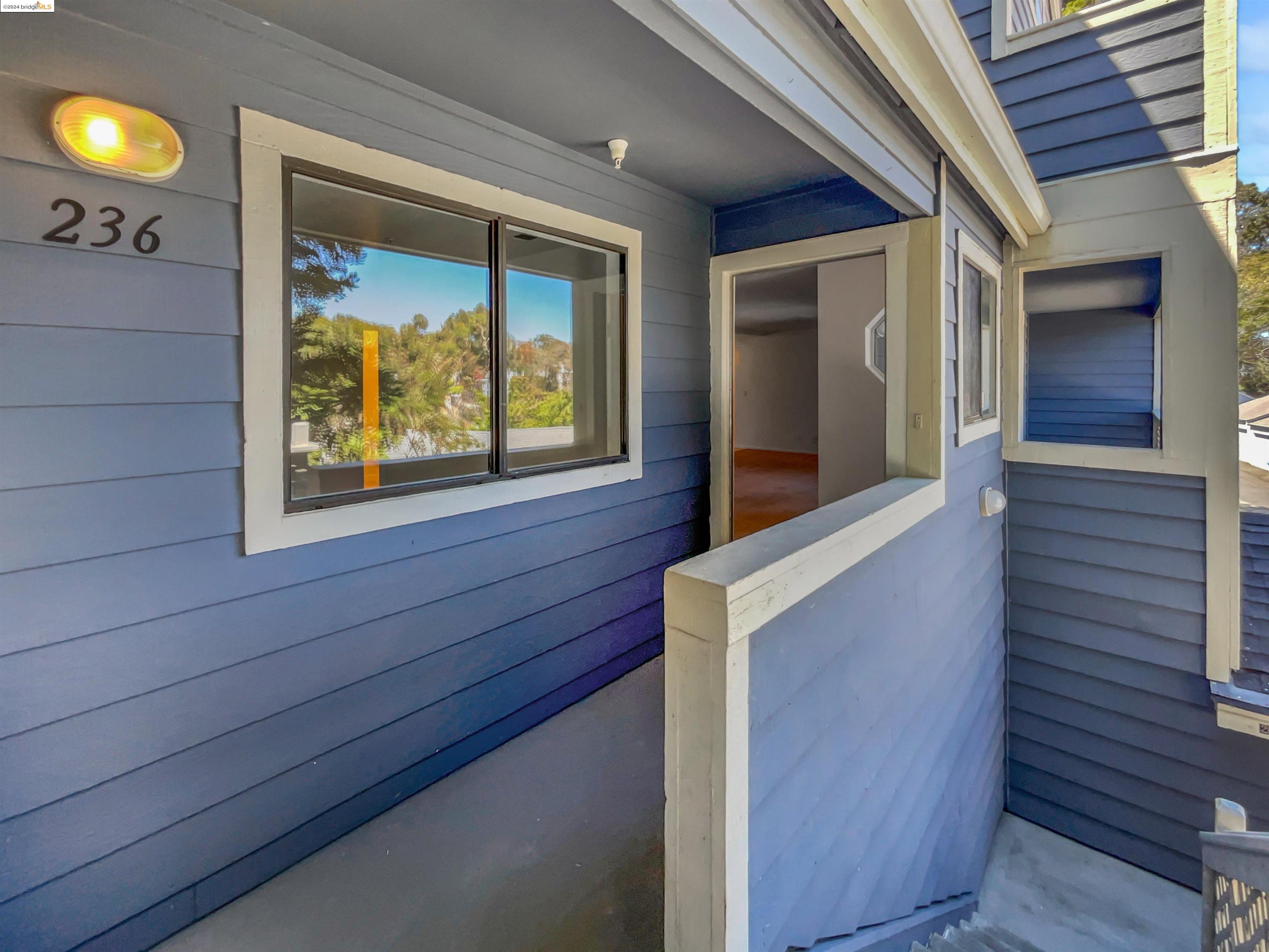 Detail Gallery Image 1 of 40 For 236 Sea Crest Cir, Vallejo,  CA 94590 - 2 Beds | 2/1 Baths
