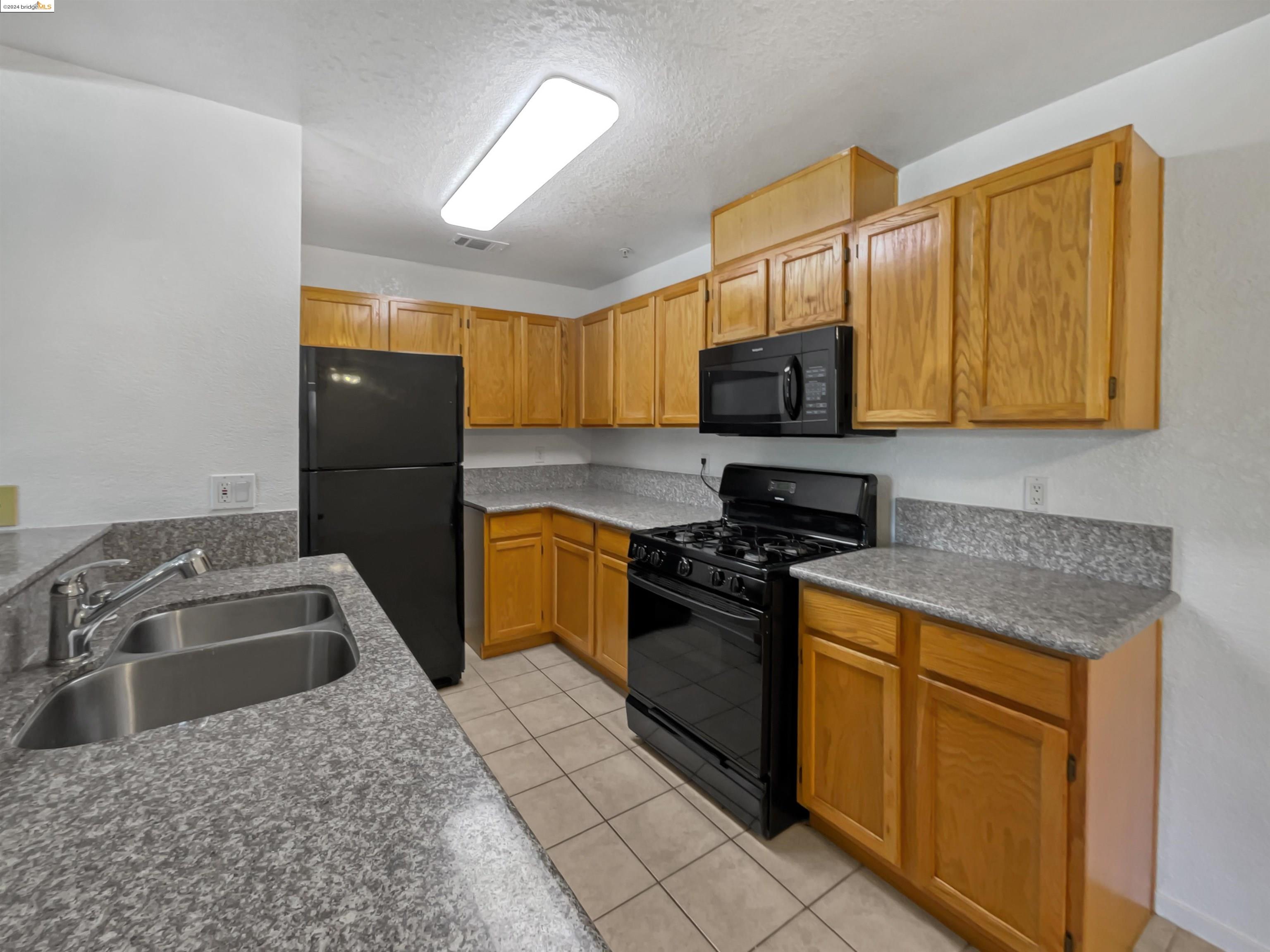 Detail Gallery Image 17 of 40 For 236 Sea Crest Cir, Vallejo,  CA 94590 - 2 Beds | 2/1 Baths