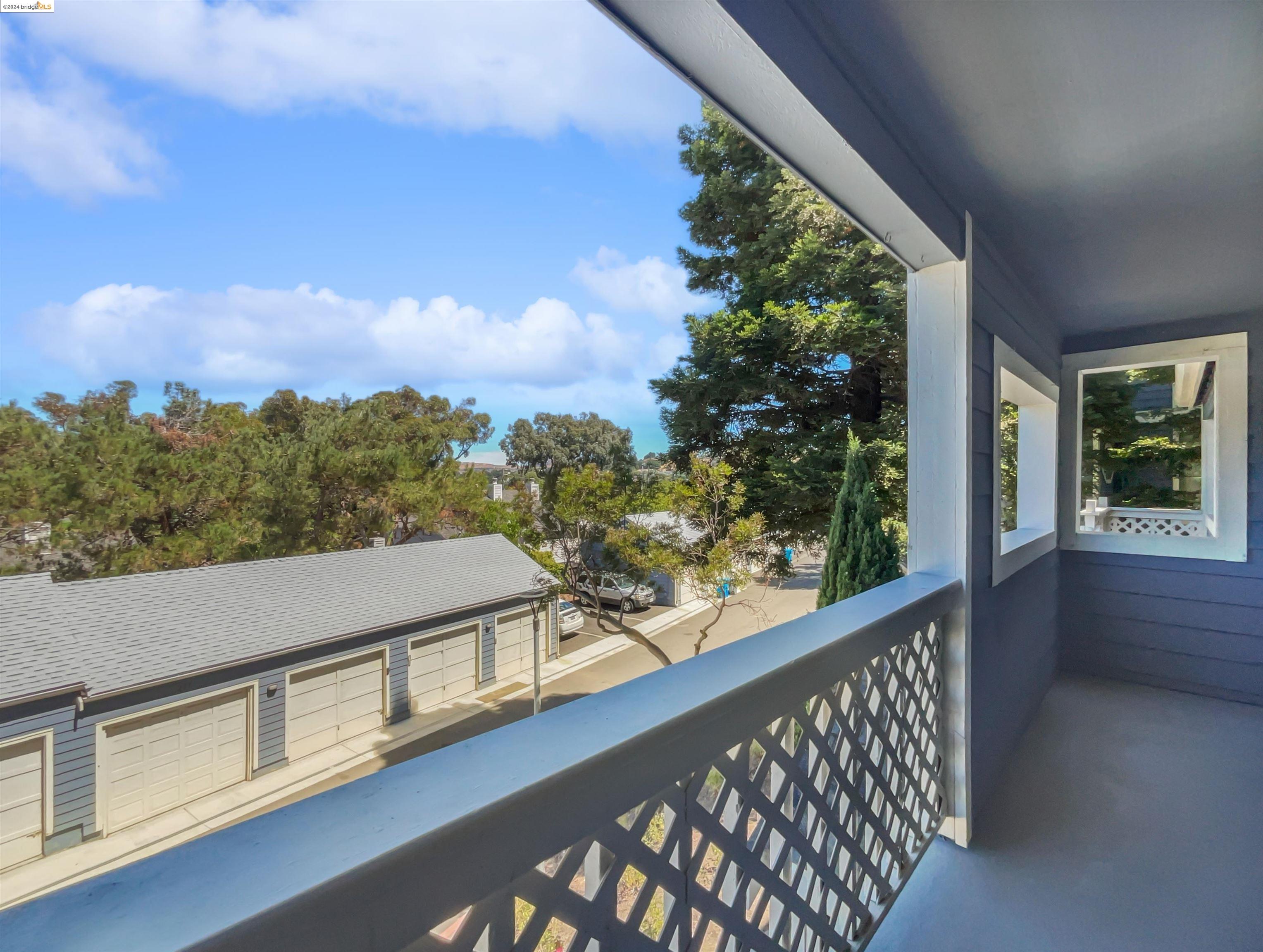 Detail Gallery Image 20 of 40 For 236 Sea Crest Cir, Vallejo,  CA 94590 - 2 Beds | 2/1 Baths