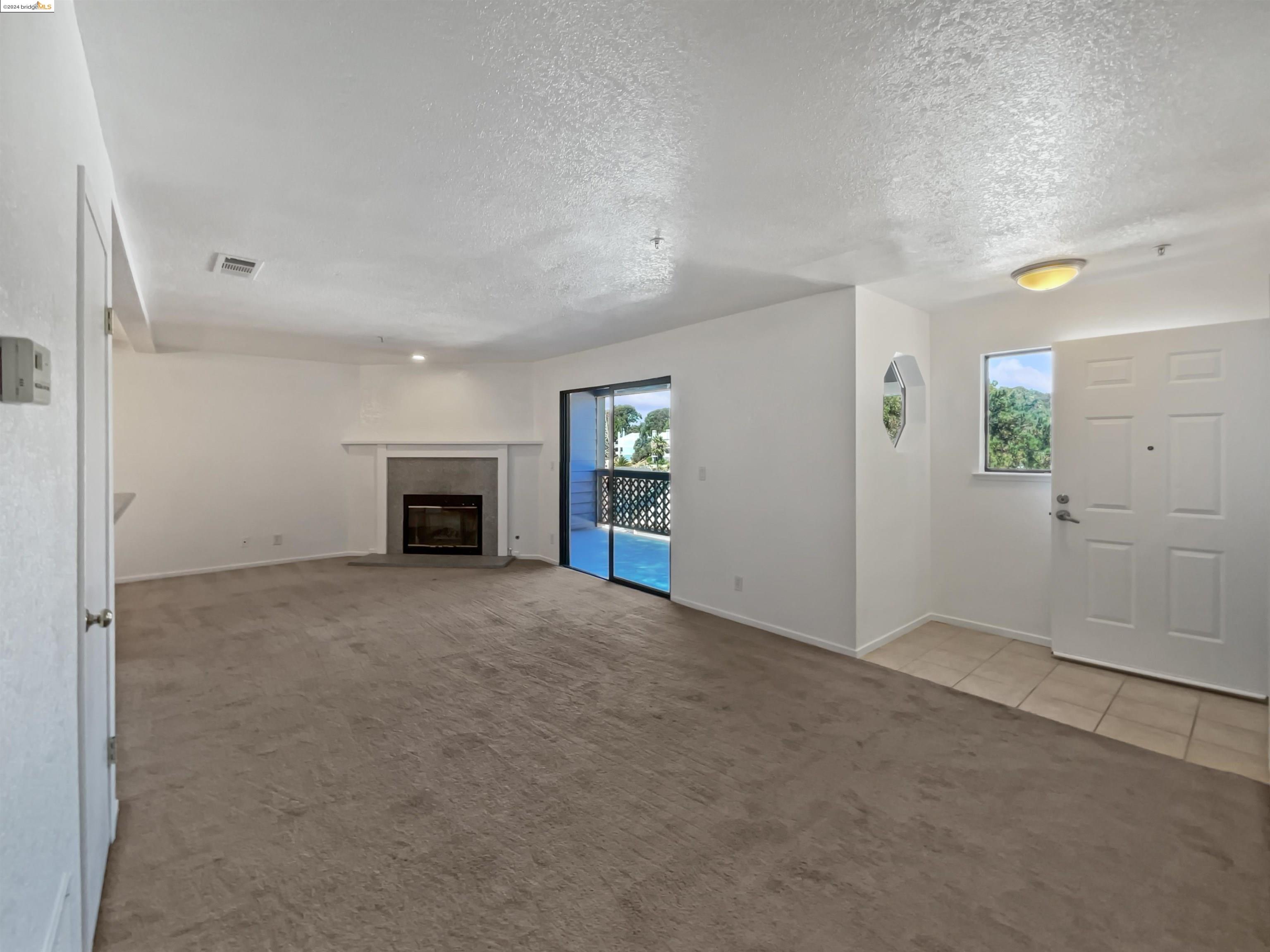 Detail Gallery Image 3 of 40 For 236 Sea Crest Cir, Vallejo,  CA 94590 - 2 Beds | 2/1 Baths