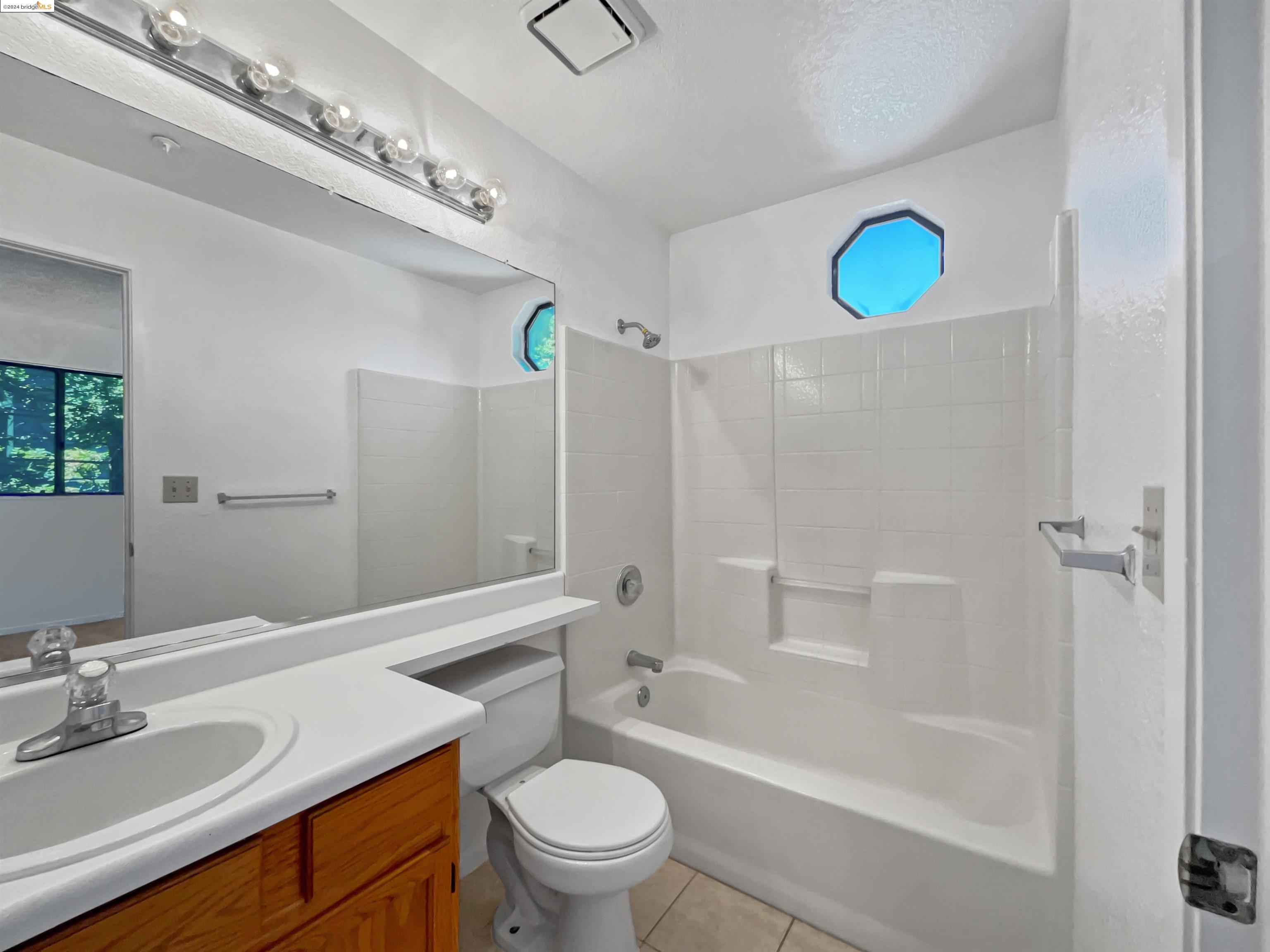 Detail Gallery Image 30 of 40 For 236 Sea Crest Cir, Vallejo,  CA 94590 - 2 Beds | 2/1 Baths
