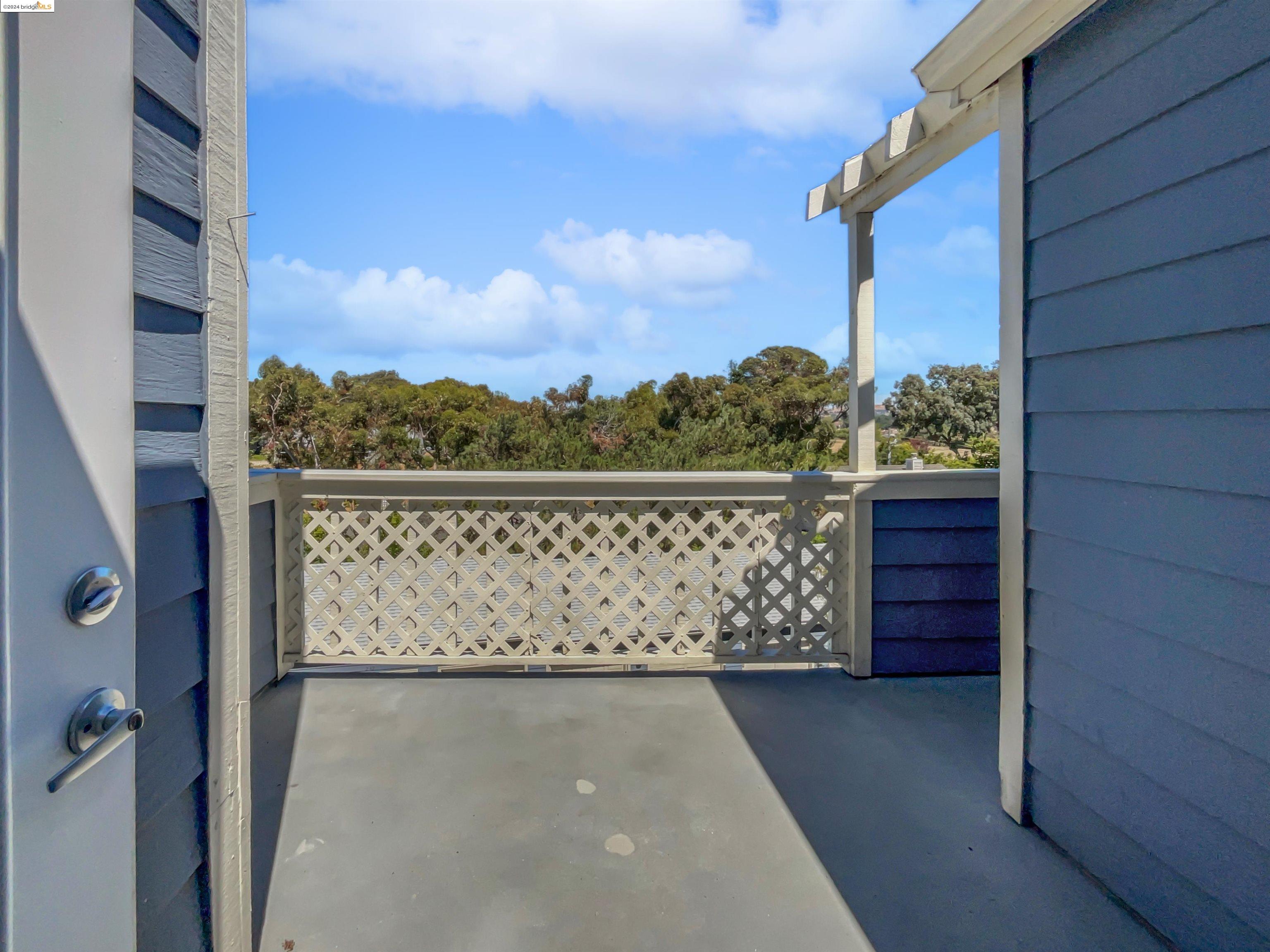 Detail Gallery Image 34 of 40 For 236 Sea Crest Cir, Vallejo,  CA 94590 - 2 Beds | 2/1 Baths
