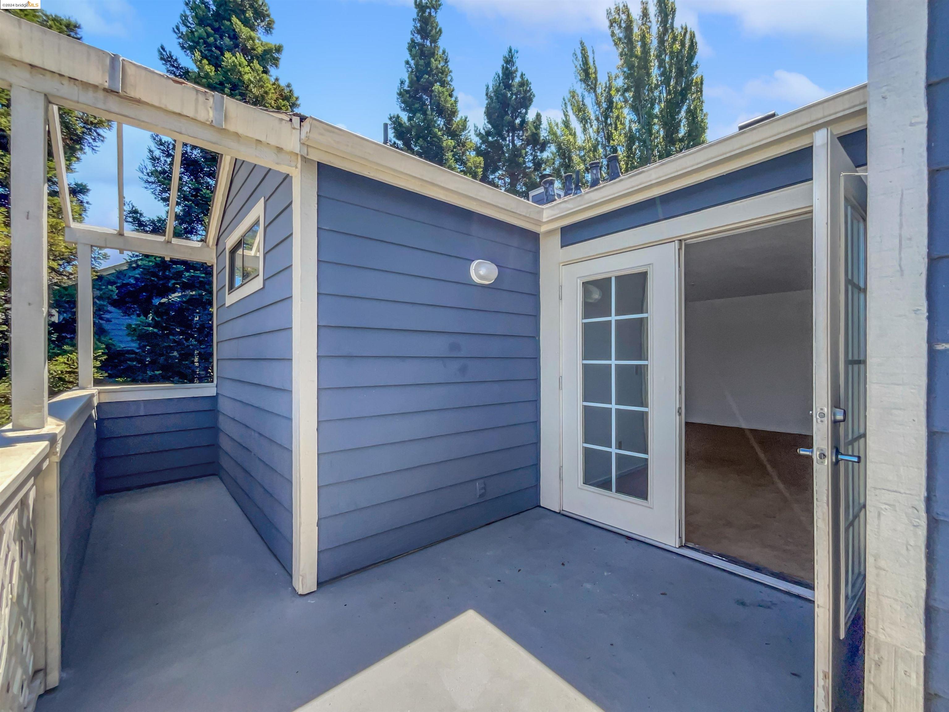 Detail Gallery Image 35 of 40 For 236 Sea Crest Cir, Vallejo,  CA 94590 - 2 Beds | 2/1 Baths