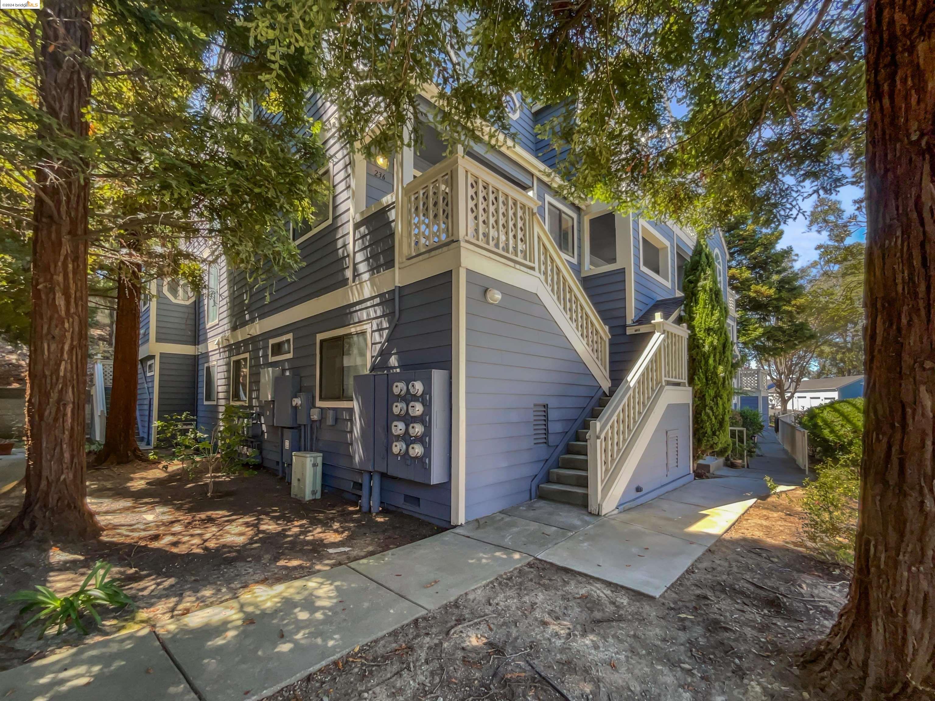 Detail Gallery Image 6 of 40 For 236 Sea Crest Cir, Vallejo,  CA 94590 - 2 Beds | 2/1 Baths