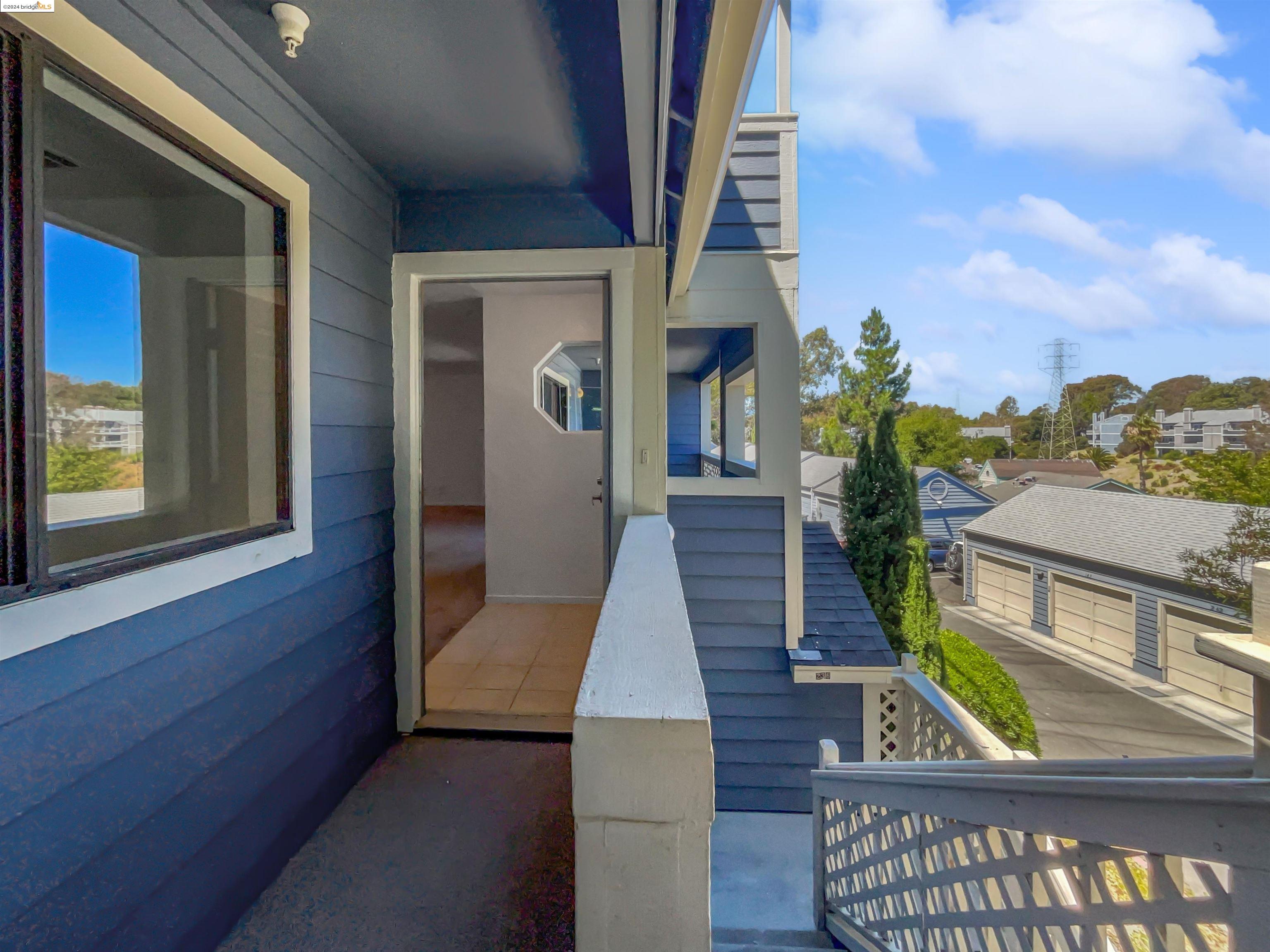 Detail Gallery Image 10 of 40 For 236 Sea Crest Cir, Vallejo,  CA 94590 - 2 Beds | 2/1 Baths