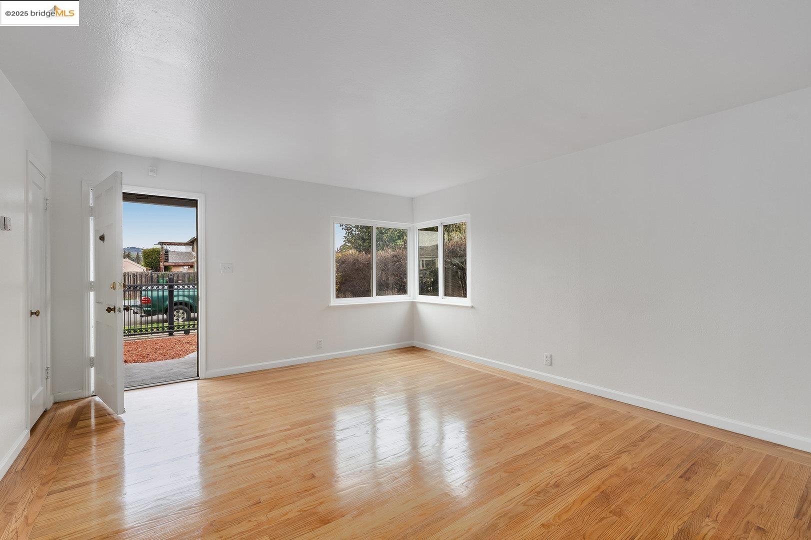 8425 D ST, Oakland, California 94621, 2 Bedrooms Bedrooms, 5 Rooms Rooms,1 BathroomBathrooms,Residential,For Sale,8425 D ST,41071978
