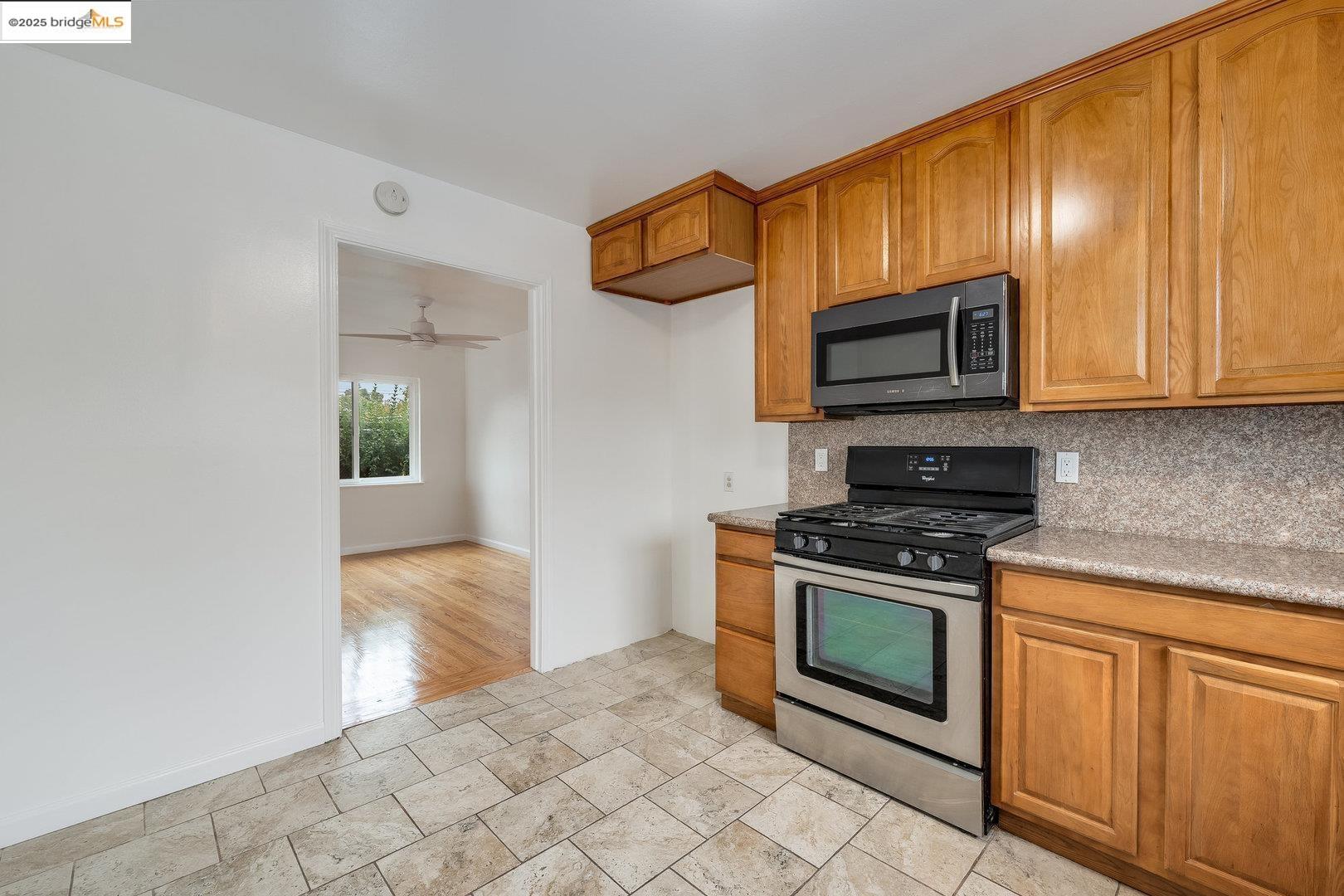 8425 D ST, Oakland, California 94621, 2 Bedrooms Bedrooms, 5 Rooms Rooms,1 BathroomBathrooms,Residential,For Sale,8425 D ST,41071978