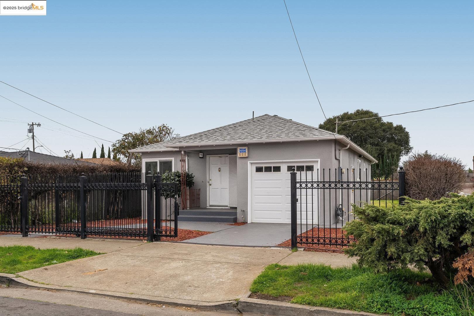 8425 D ST, Oakland, California 94621, 2 Bedrooms Bedrooms, 5 Rooms Rooms,1 BathroomBathrooms,Residential,For Sale,8425 D ST,41071978