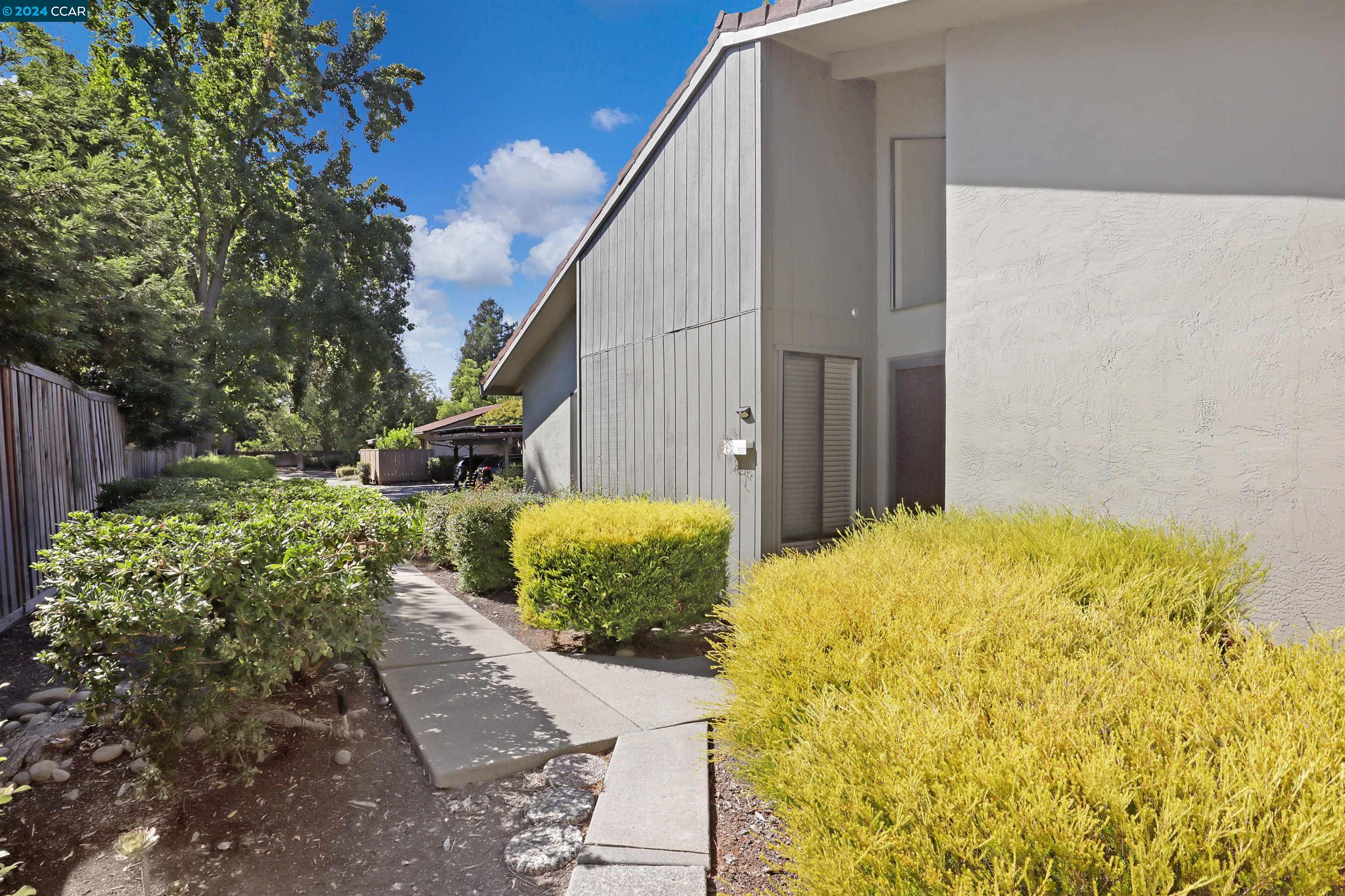 Photo #3: 41072019 Listing 