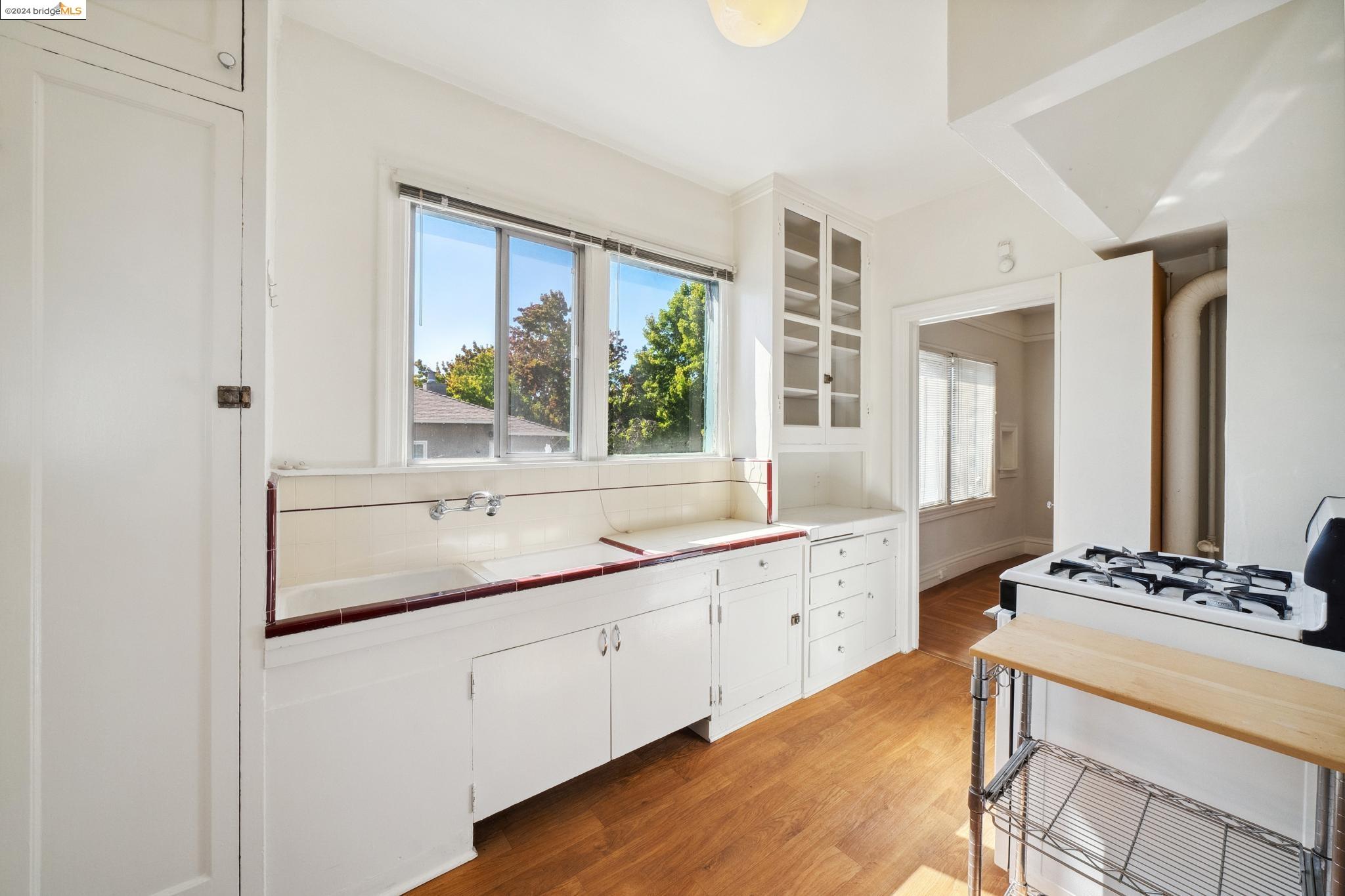 Detail Gallery Image 25 of 45 For 309 63rd St, Oakland,  CA 94618 - – Beds | – Baths