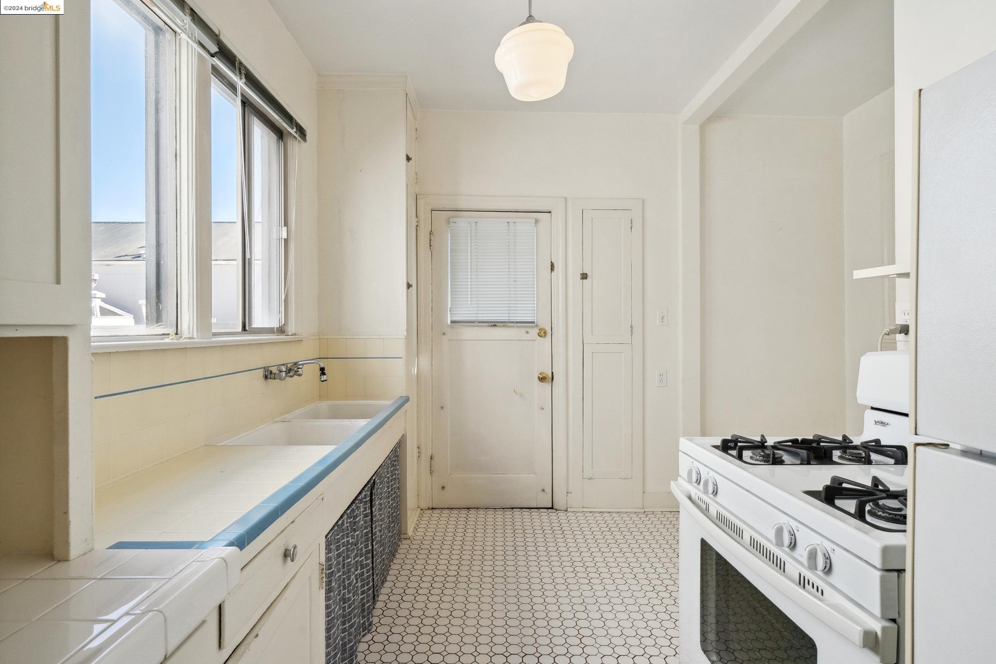 Detail Gallery Image 32 of 45 For 309 63rd St, Oakland,  CA 94618 - – Beds | – Baths