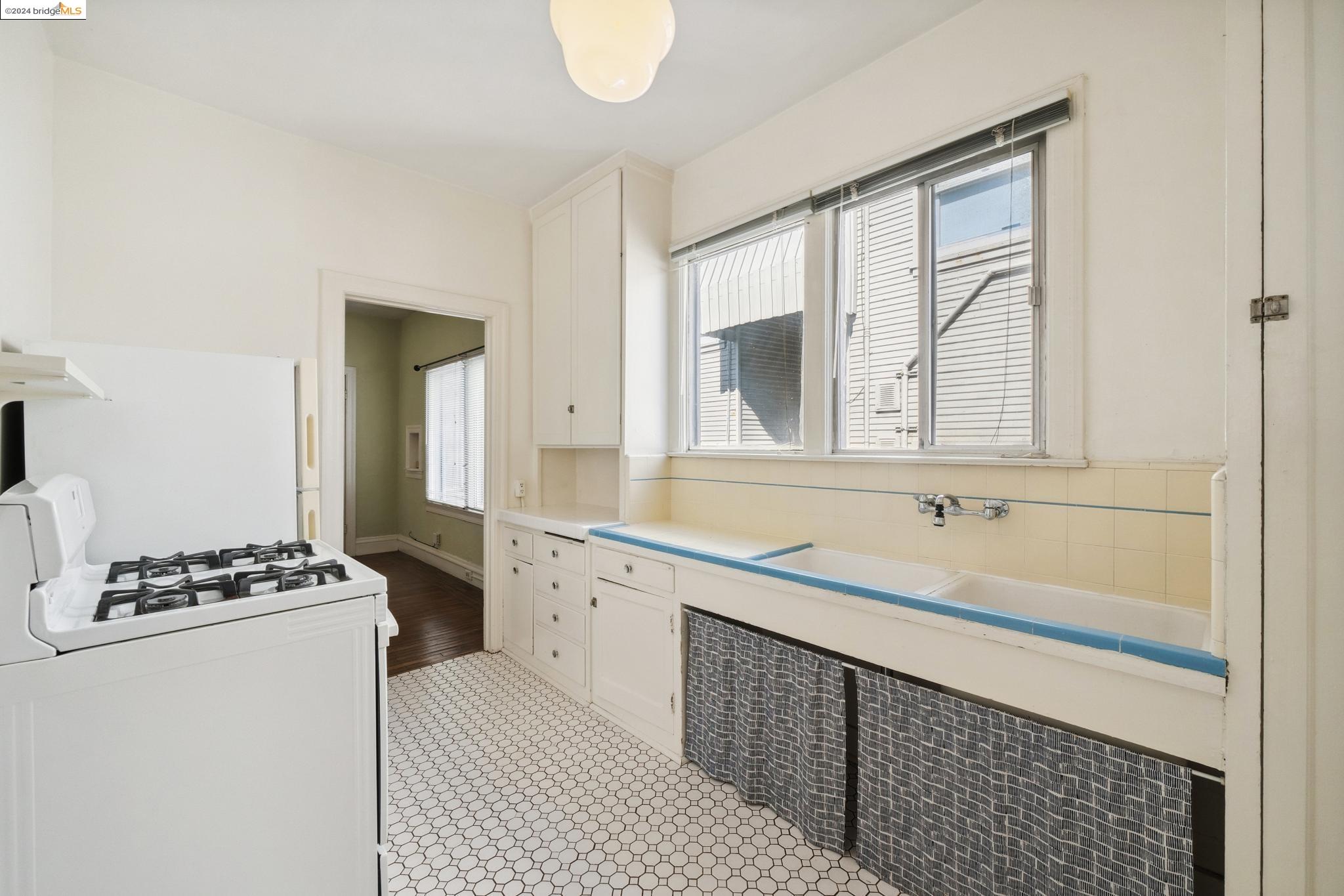 Detail Gallery Image 33 of 45 For 309 63rd St, Oakland,  CA 94618 - – Beds | – Baths