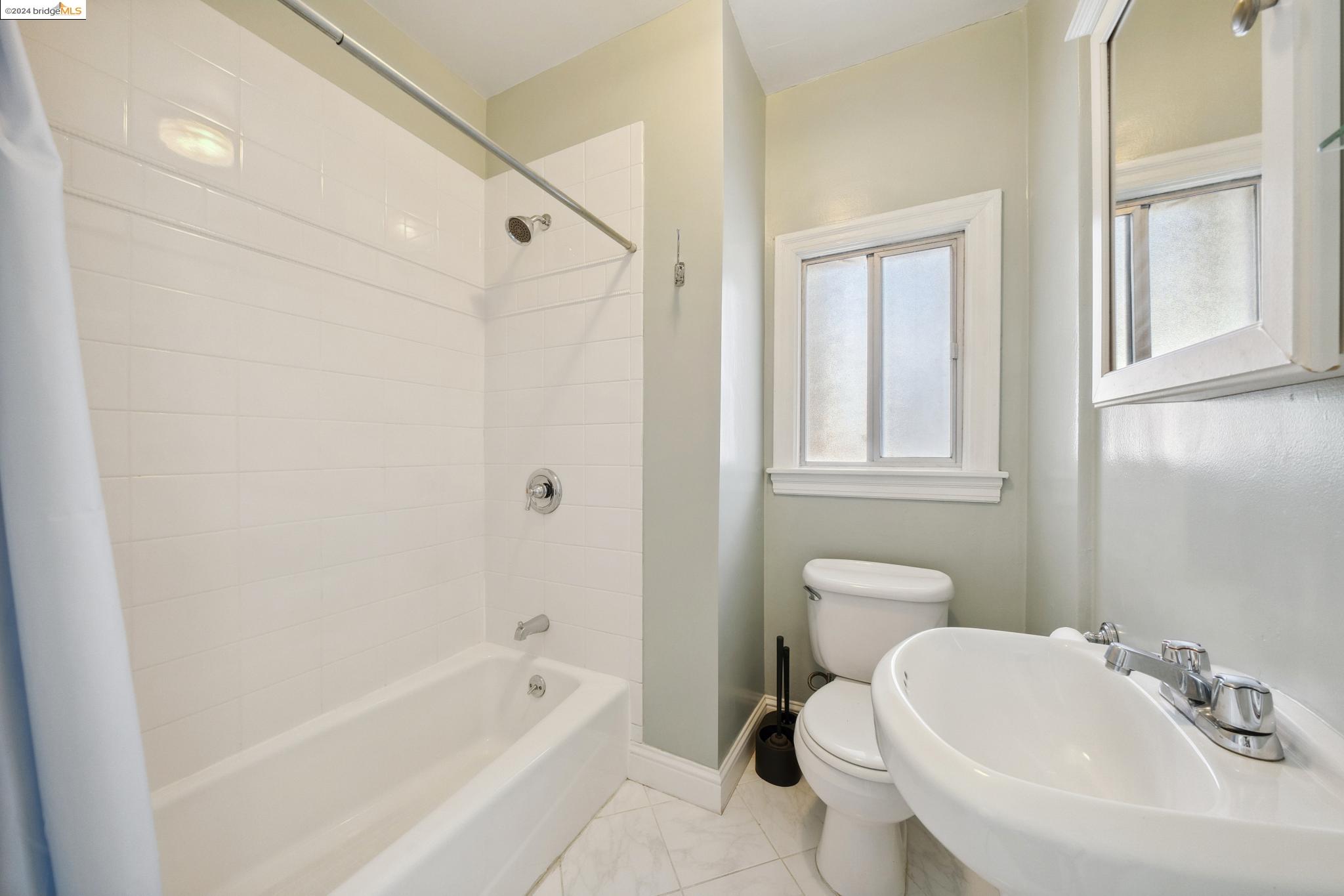 Detail Gallery Image 35 of 45 For 309 63rd St, Oakland,  CA 94618 - – Beds | – Baths