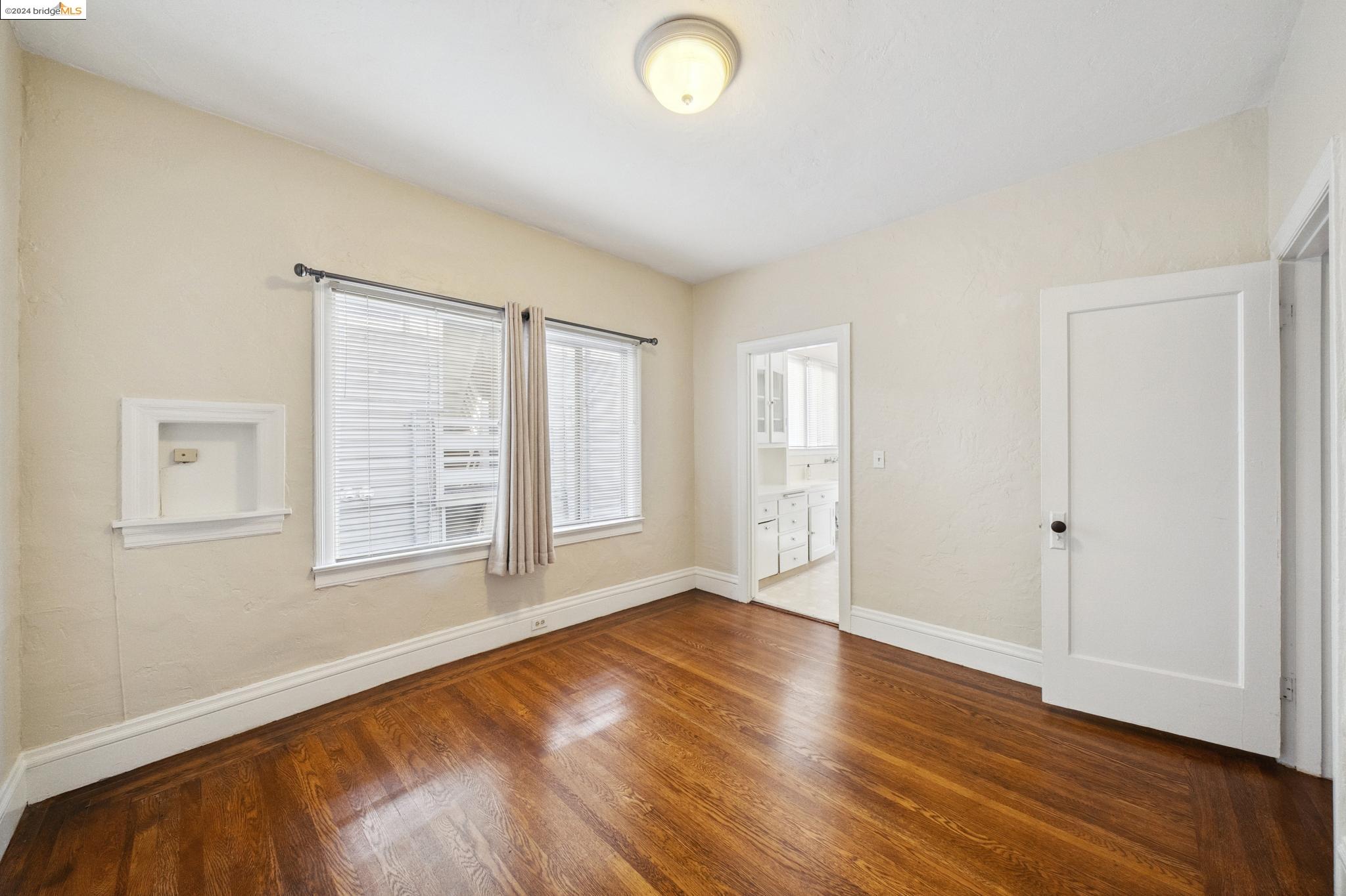 Detail Gallery Image 9 of 45 For 309 63rd St, Oakland,  CA 94618 - – Beds | – Baths