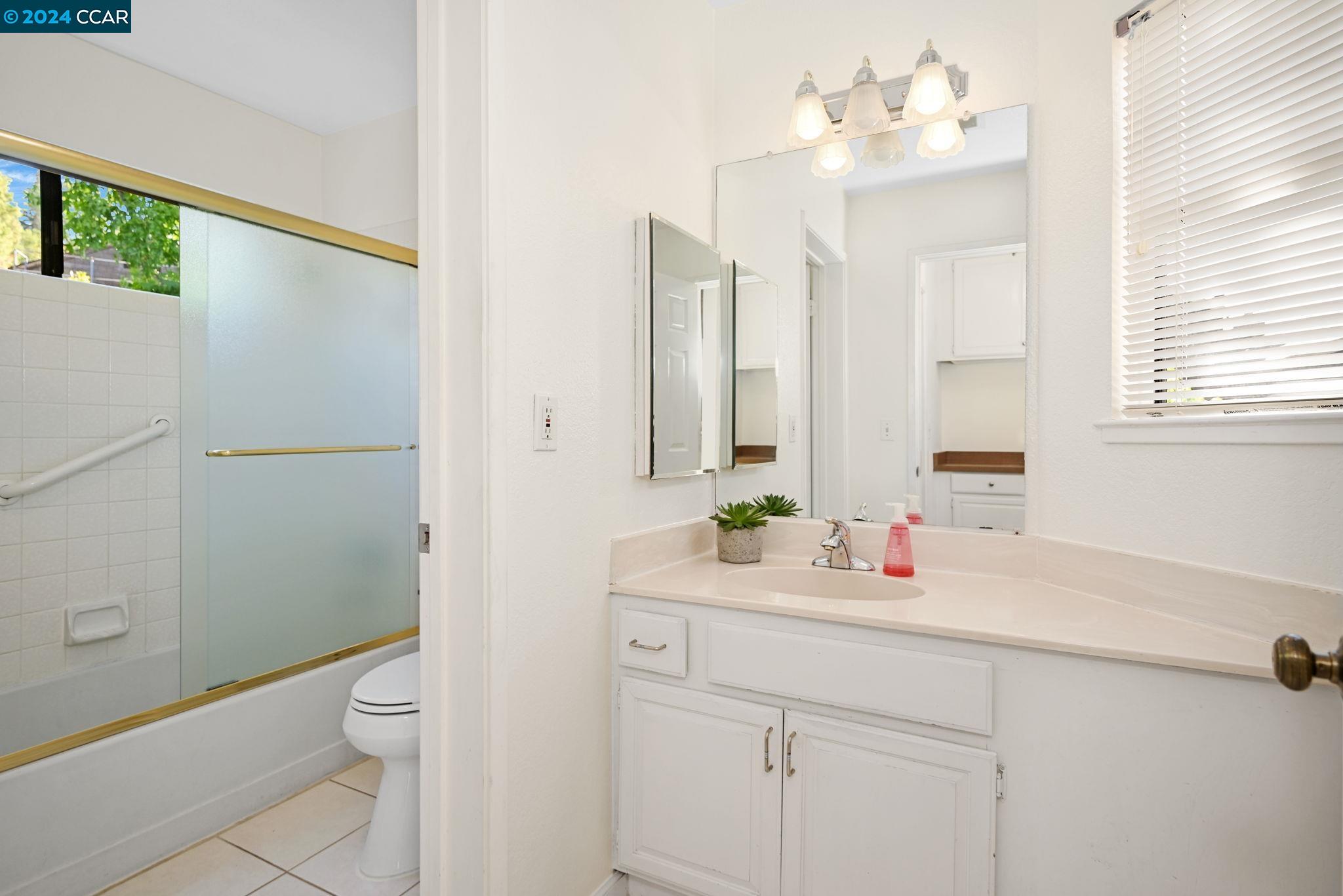 Photo #6: 41072058 Listing 