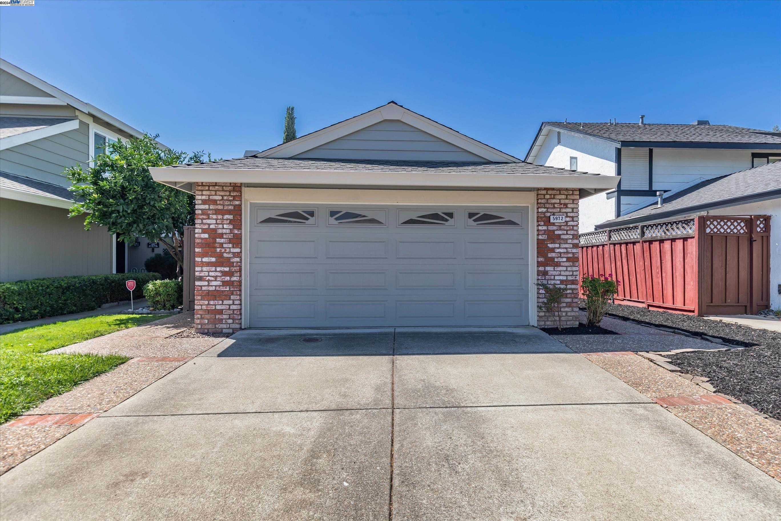 Detail Gallery Image 1 of 1 For 5972 Corte Cerritos, Pleasanton,  CA 94566 - 2 Beds | 2 Baths