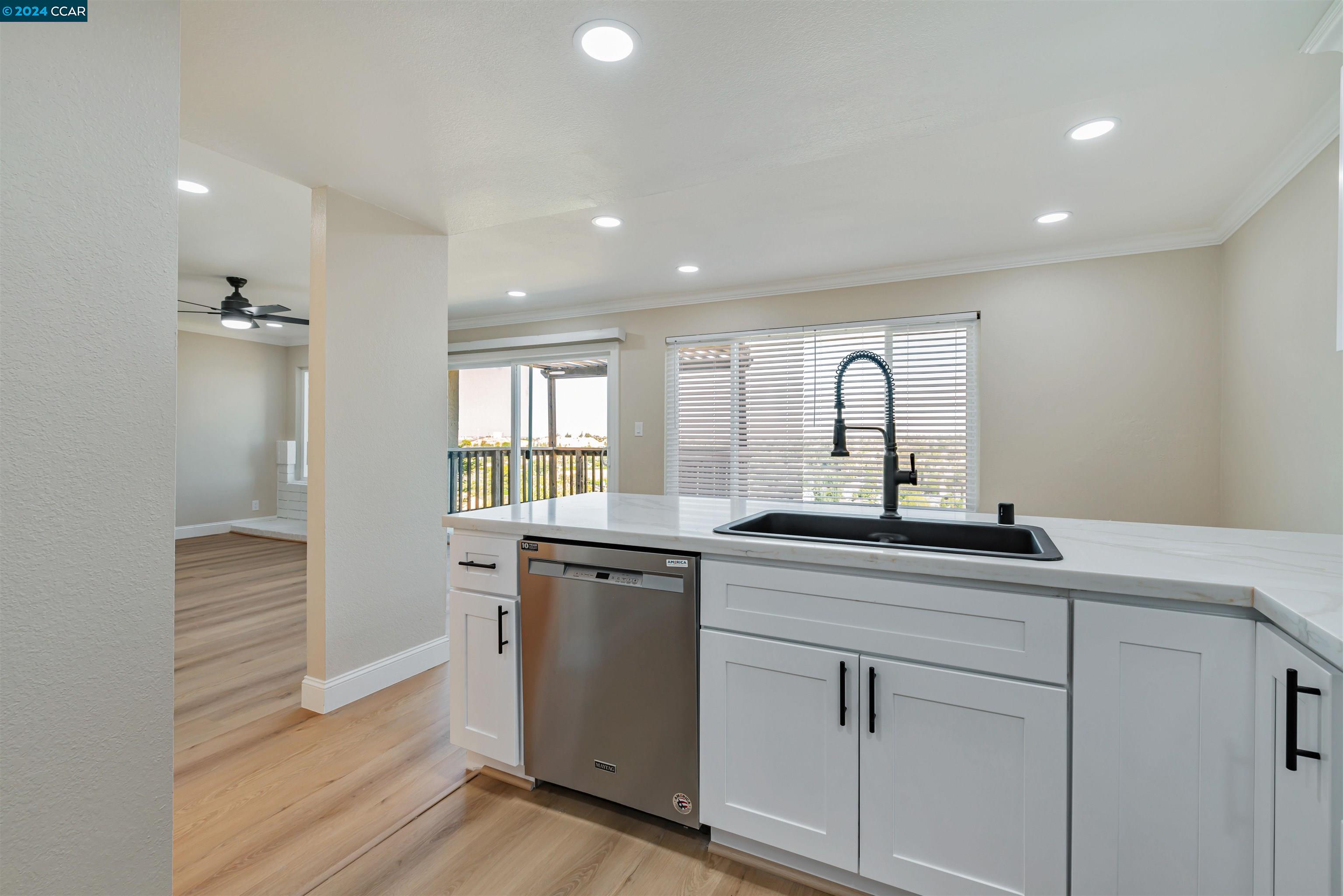 Photo #5: 41072128 Listing 