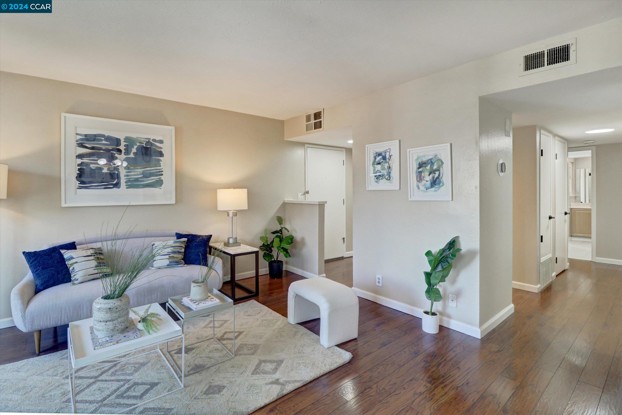 Photo #2: 41072137 Listing 