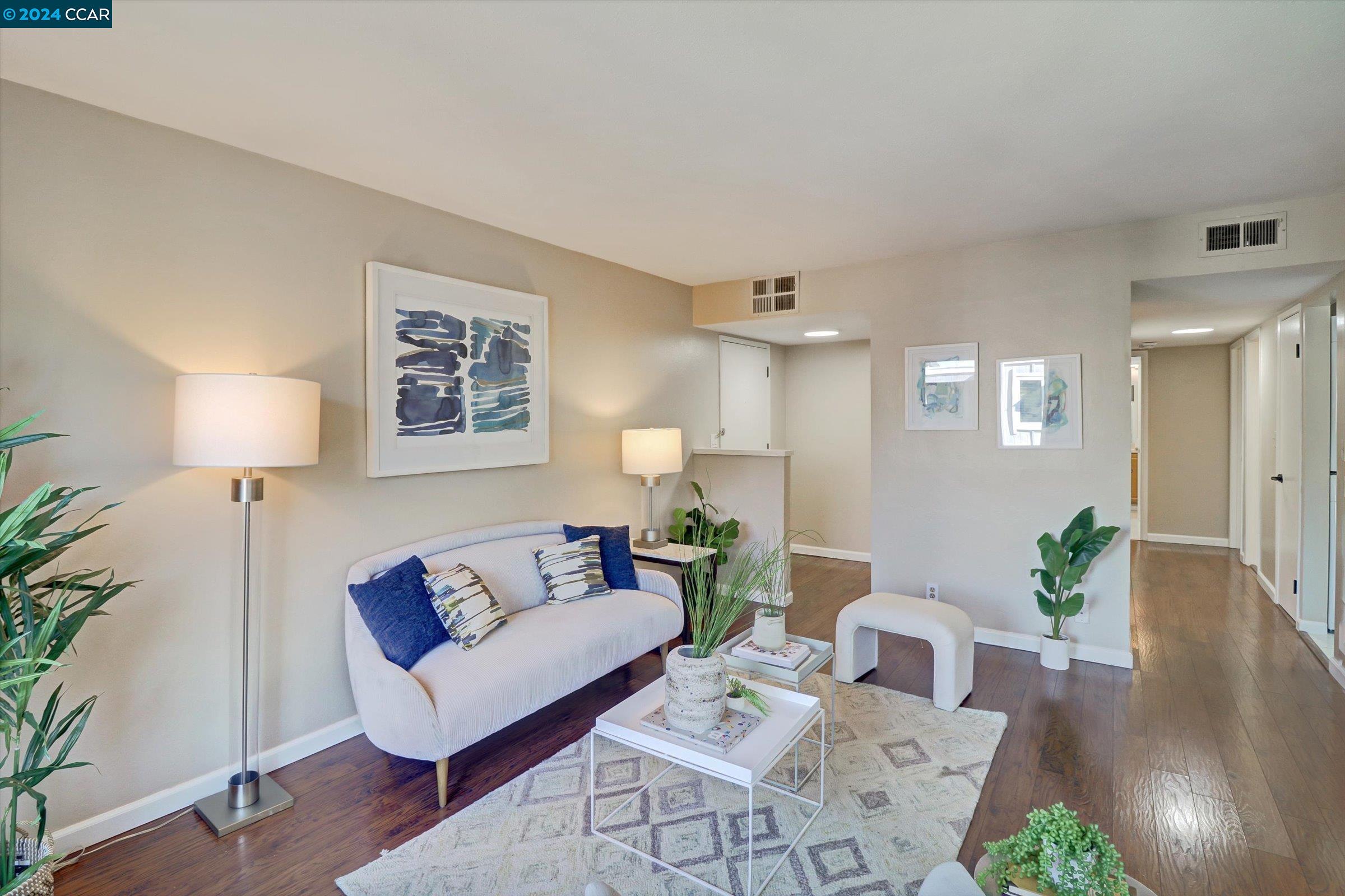 Photo #3: 41072137 Listing 