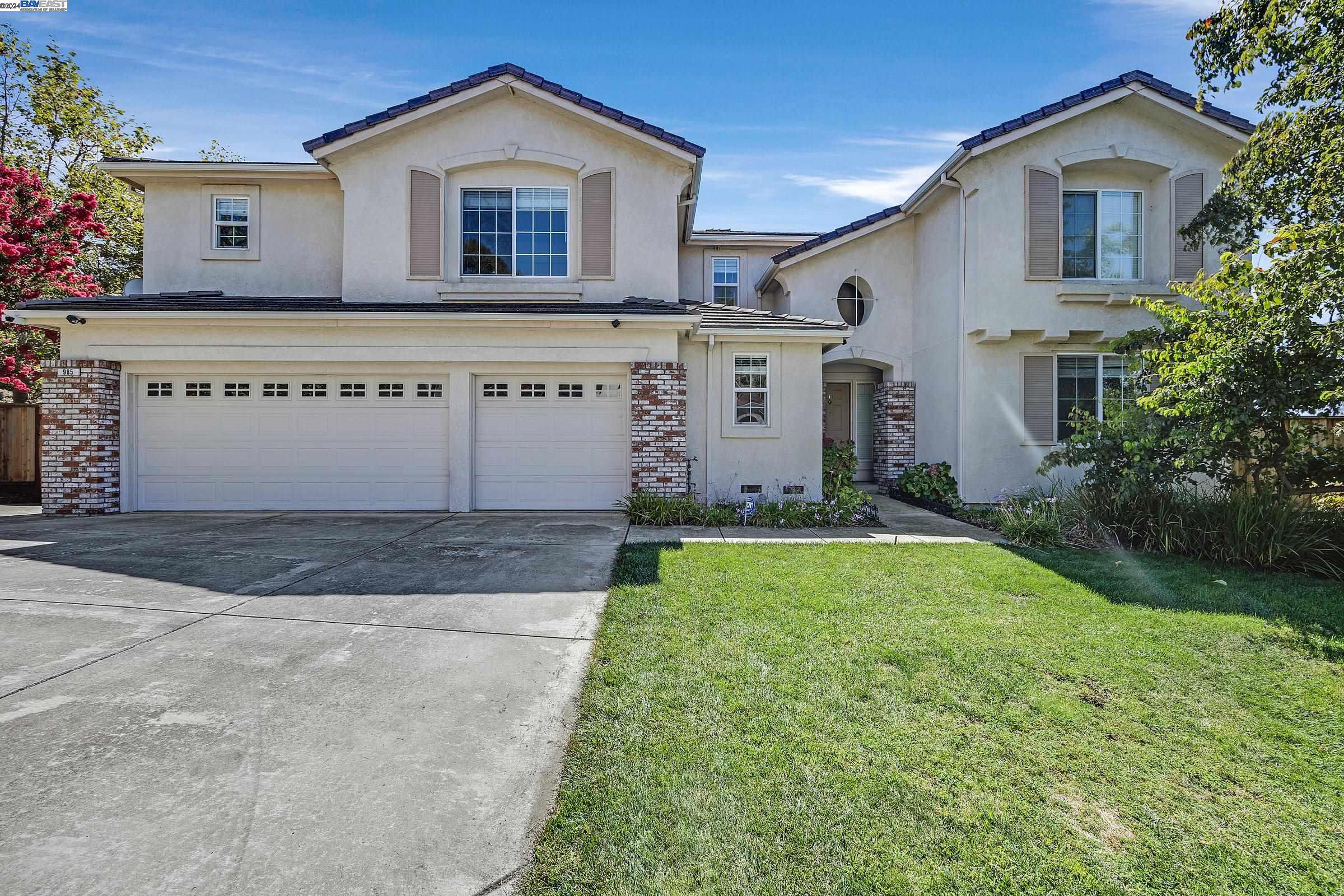 Detail Gallery Image 1 of 1 For 985 Silver Birch Ln, Hayward,  CA 94544 - 5 Beds | 4 Baths