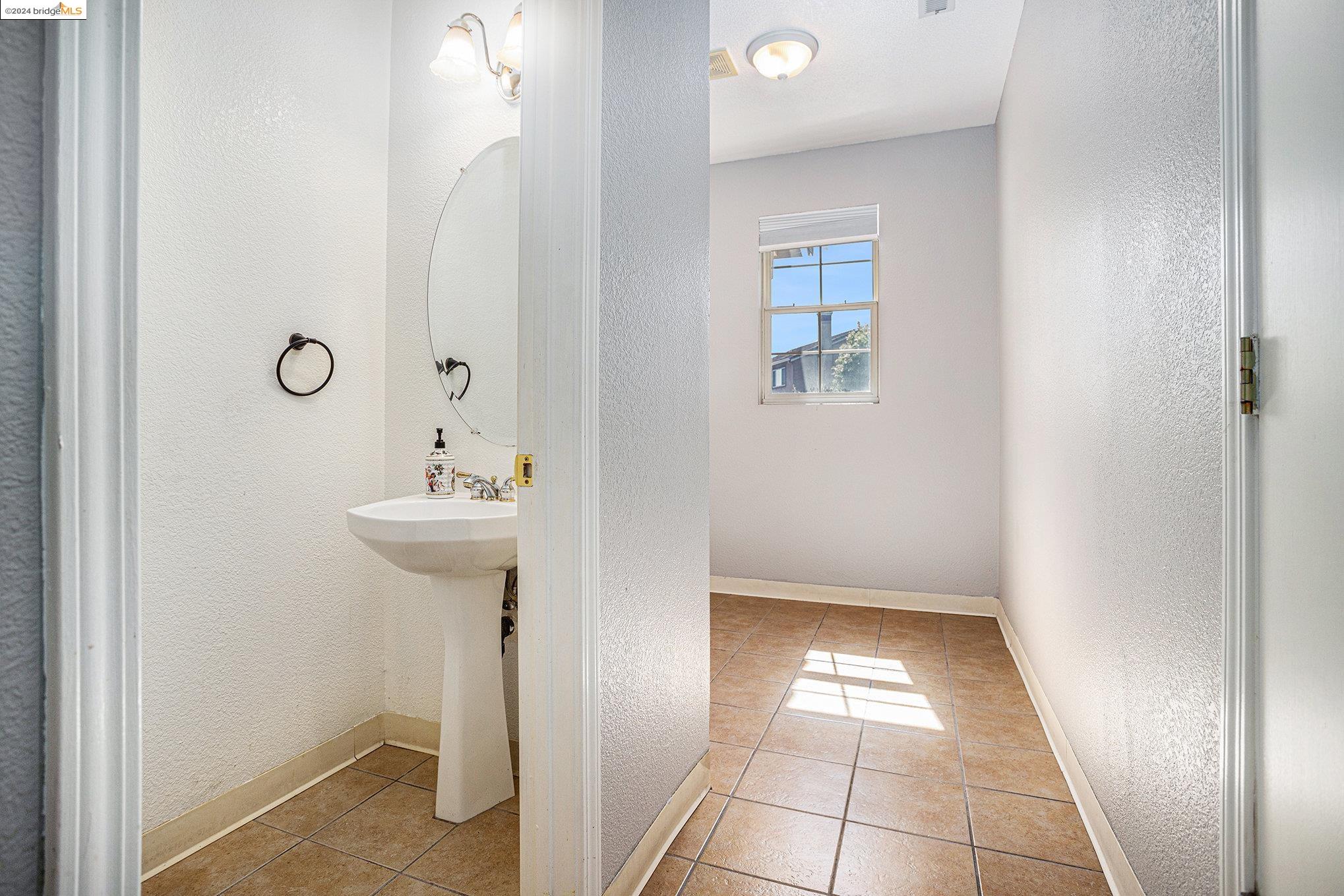 Detail Gallery Image 21 of 36 For 5019 Fernbank Way, Antioch,  CA 94531 - 5 Beds | 3/1 Baths