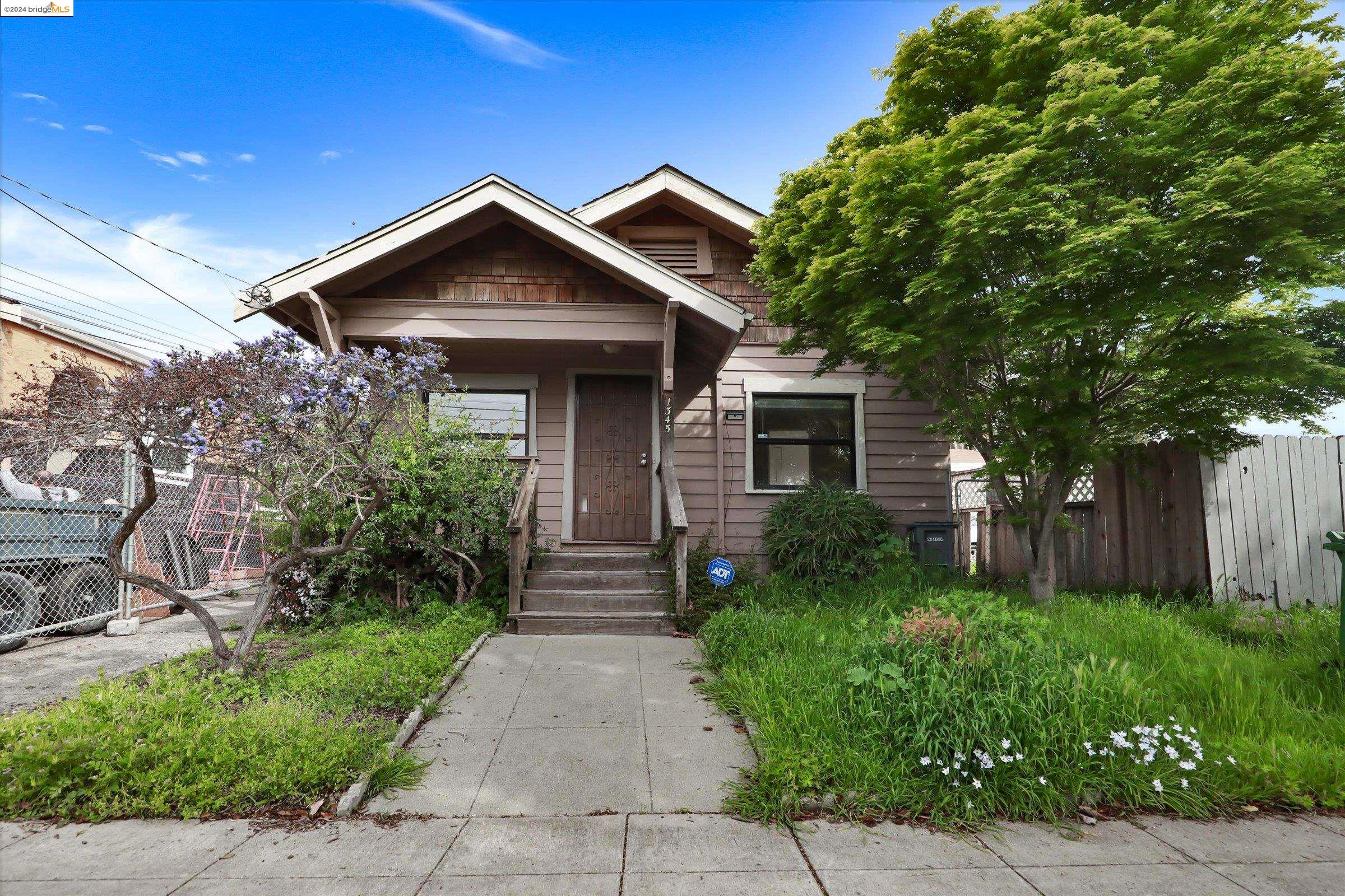 Detail Gallery Image 1 of 1 For 1345 Ward St, Berkeley,  CA 94702 - 2 Beds | 1 Baths