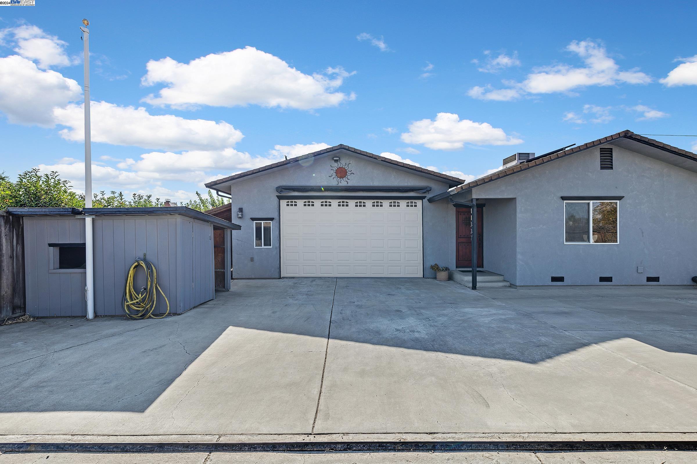 Detail Gallery Image 2 of 42 For 11337 W Clover Rd, Tracy,  CA 95304 - 3 Beds | 2 Baths