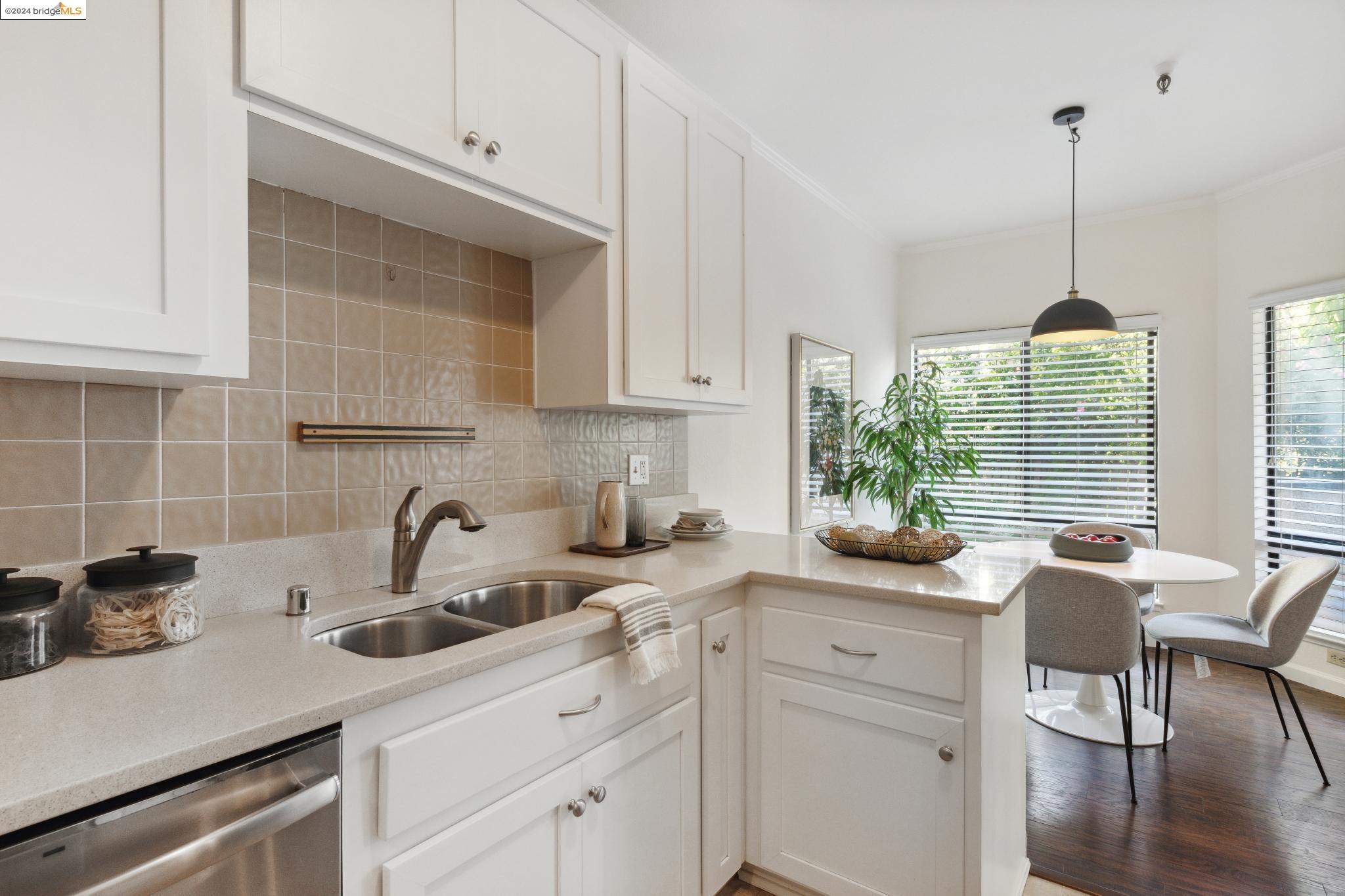 330 Park View Ter 103