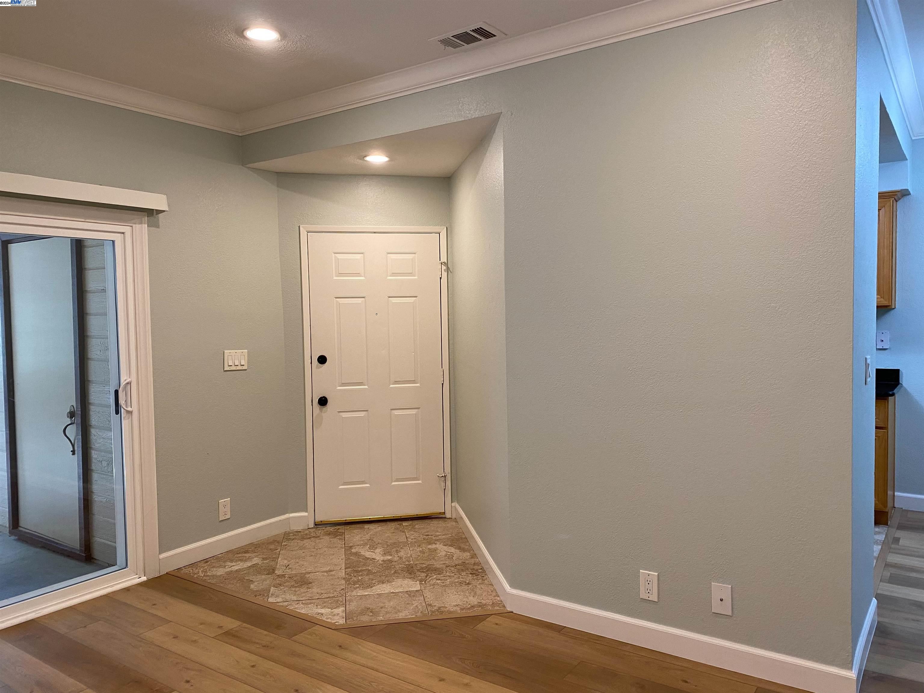 Photo #4: 41072244 Listing 