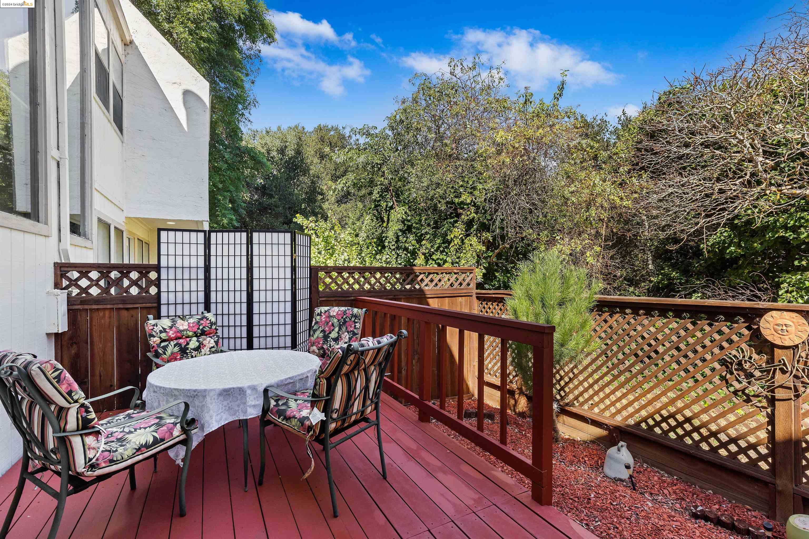 Detail Gallery Image 30 of 31 For 135 Creekside Ct, El Sobrante,  CA 94803 - 2 Beds | 2/1 Baths