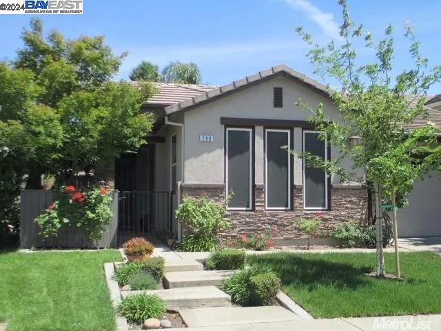 Detail Gallery Image 1 of 1 For 290 Belfont Circle, Sacramento,  CA 95835 - 3 Beds | 2 Baths