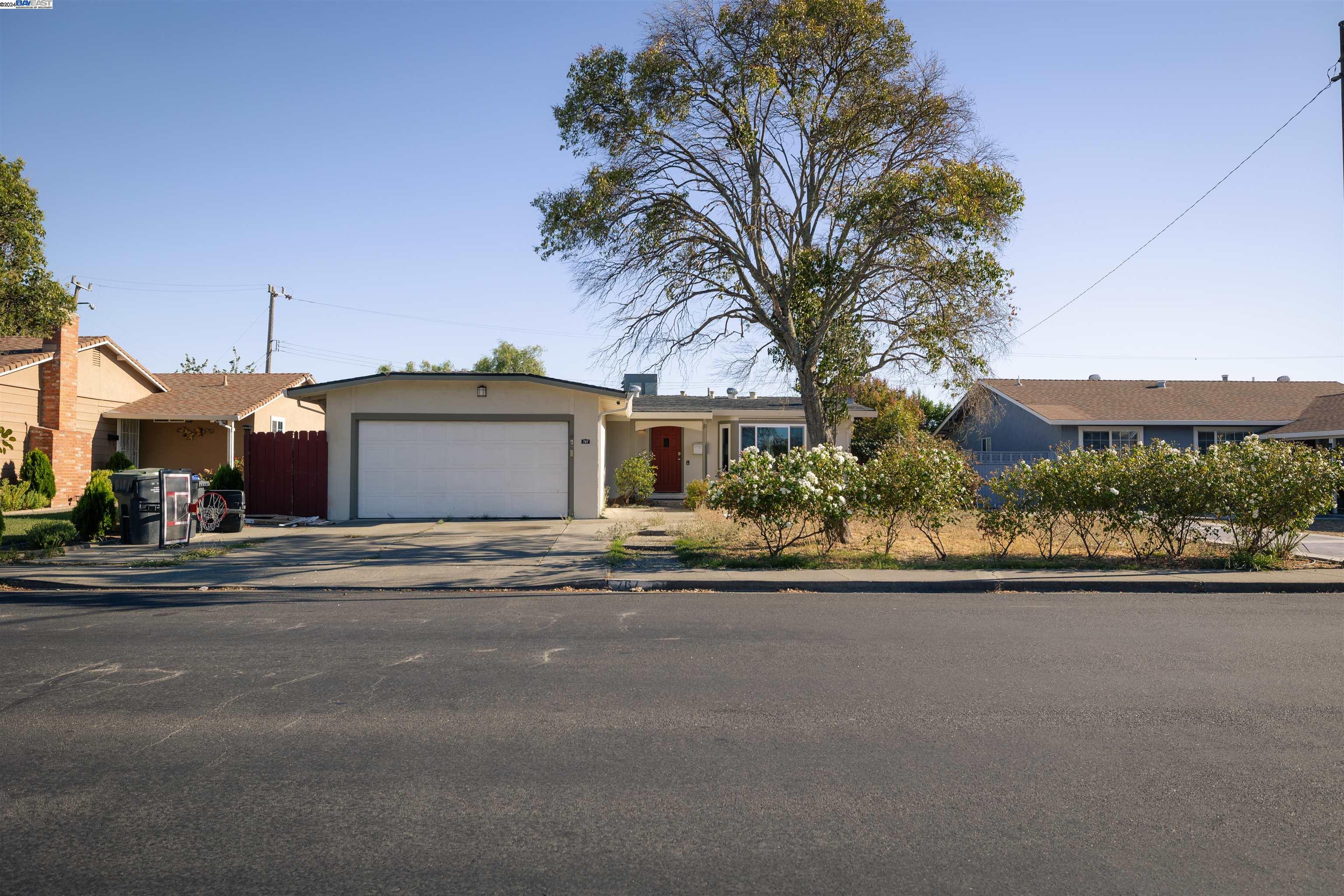 Detail Gallery Image 1 of 25 For 767 Meadowlark Dr, Fairfield,  CA 94533 - 3 Beds | 1 Baths