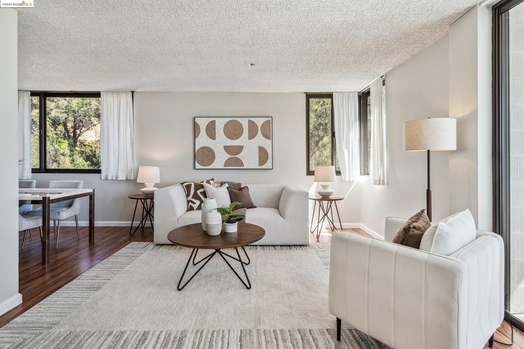 Photo #2: 41072299 Listing 