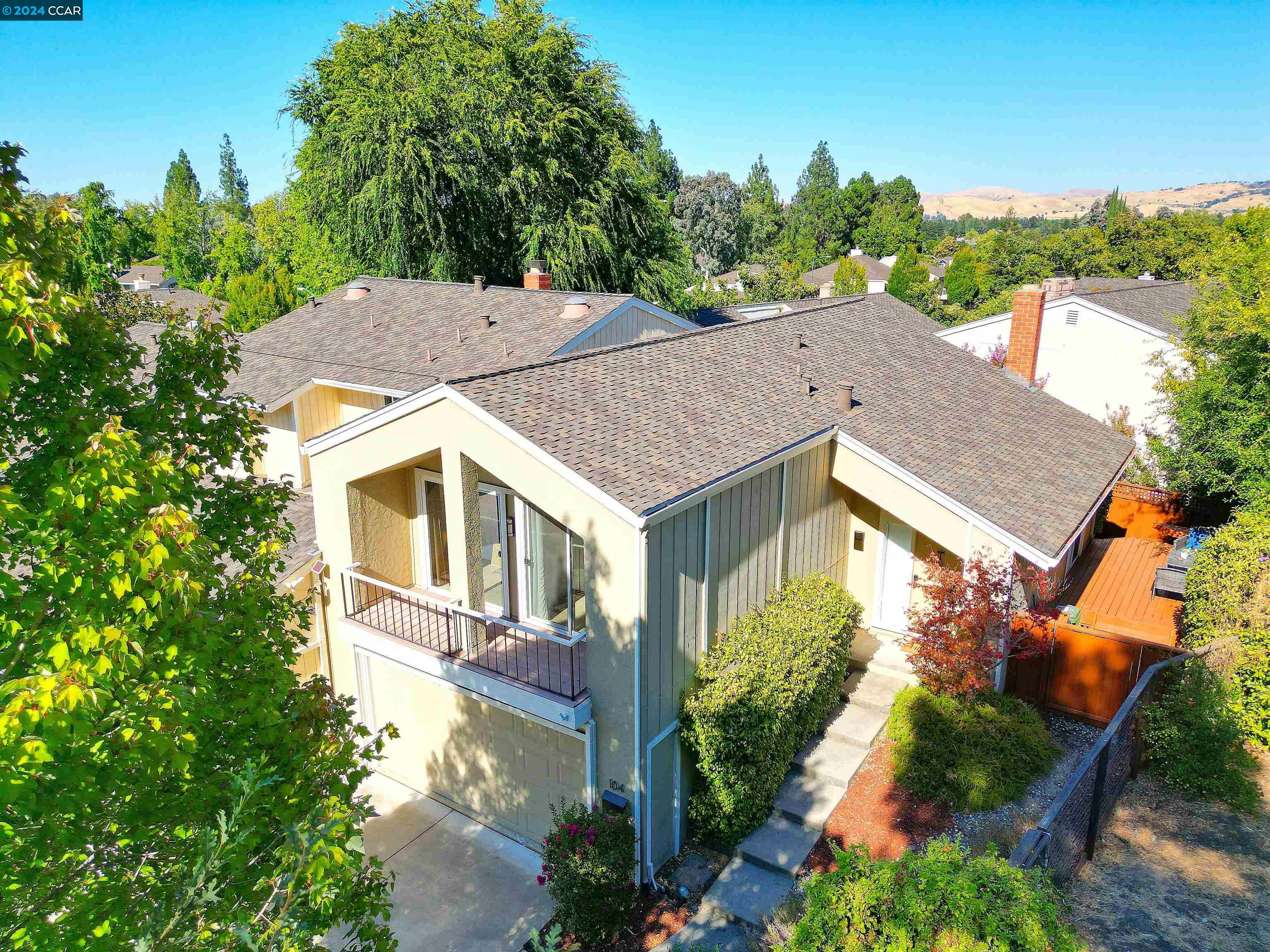 MLS: 41072327 Condo For Sale