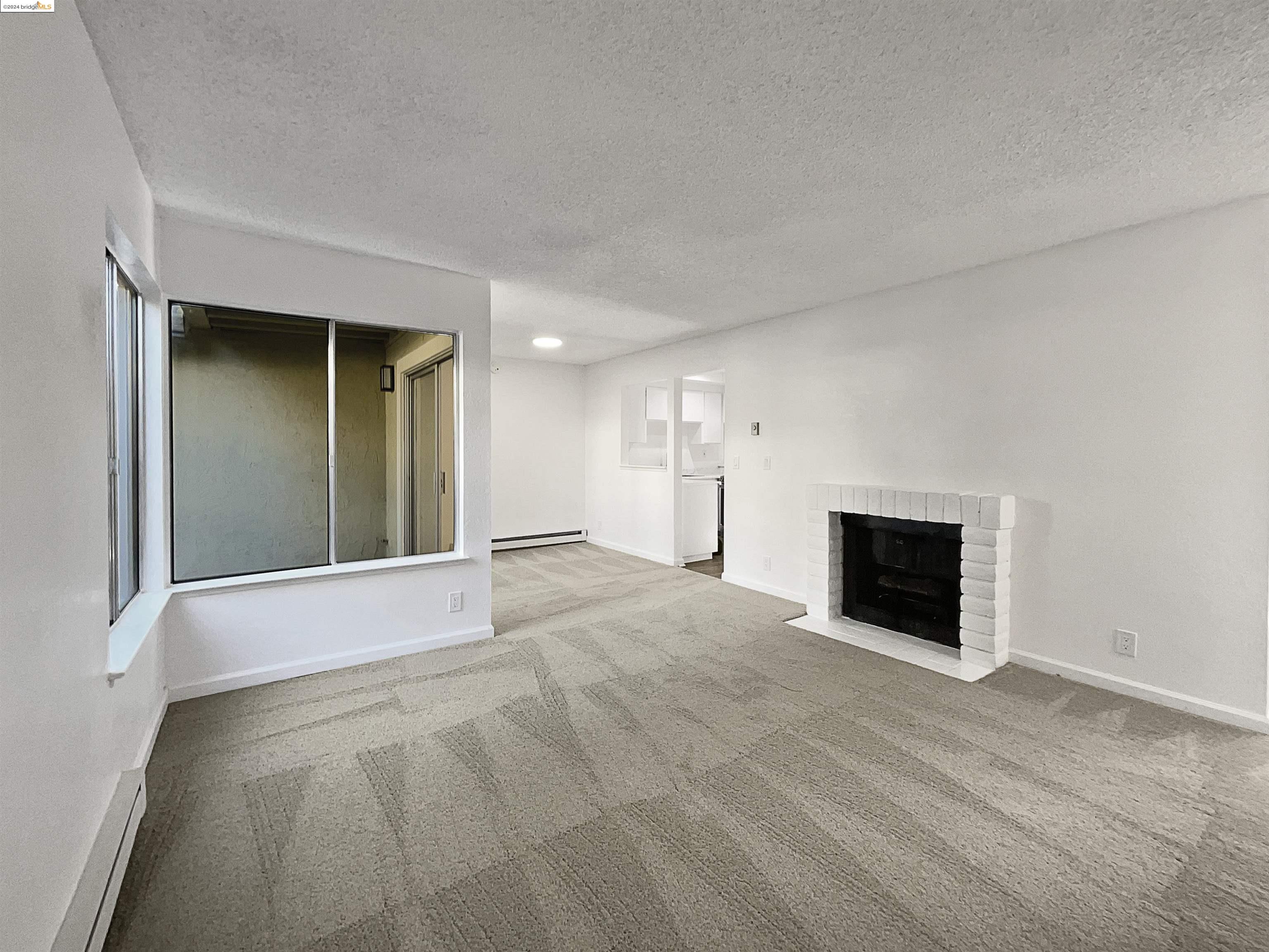 Detail Gallery Image 3 of 38 For 1023 Delna Manor #LANE,  San Jose,  CA 95128 - 2 Beds | 2 Baths