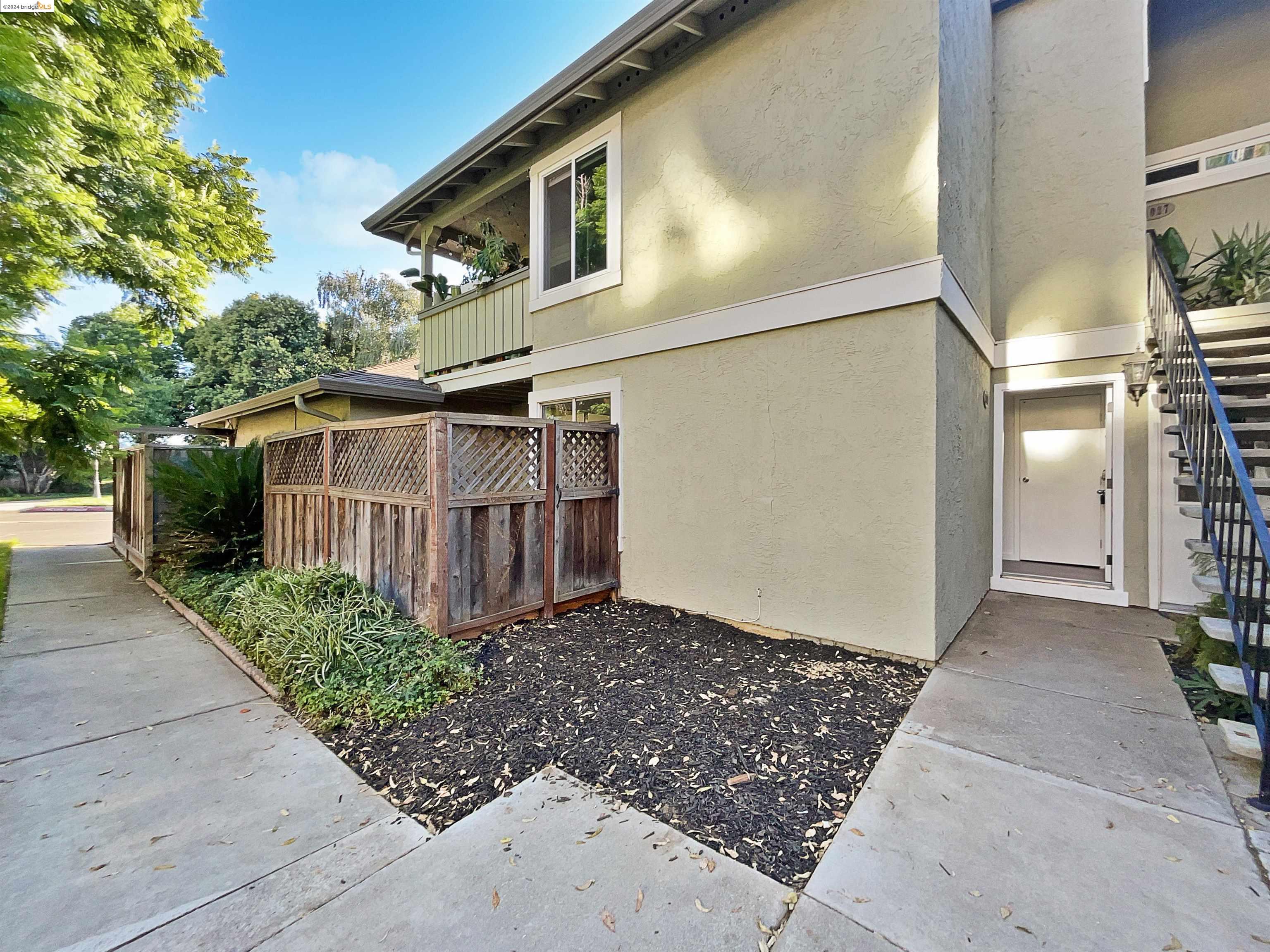 Detail Gallery Image 7 of 38 For 1023 Delna Manor #LANE,  San Jose,  CA 95128 - 2 Beds | 2 Baths