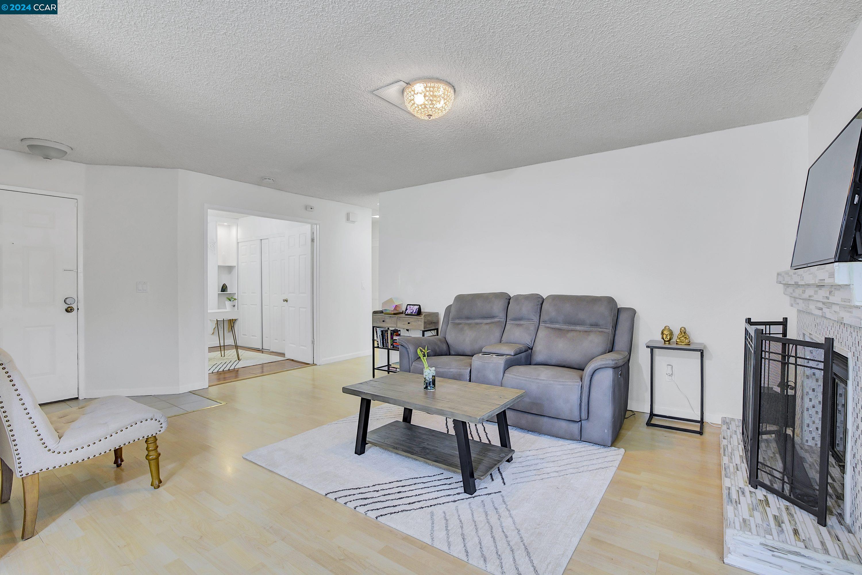 Photo #3: 41072349 Listing 