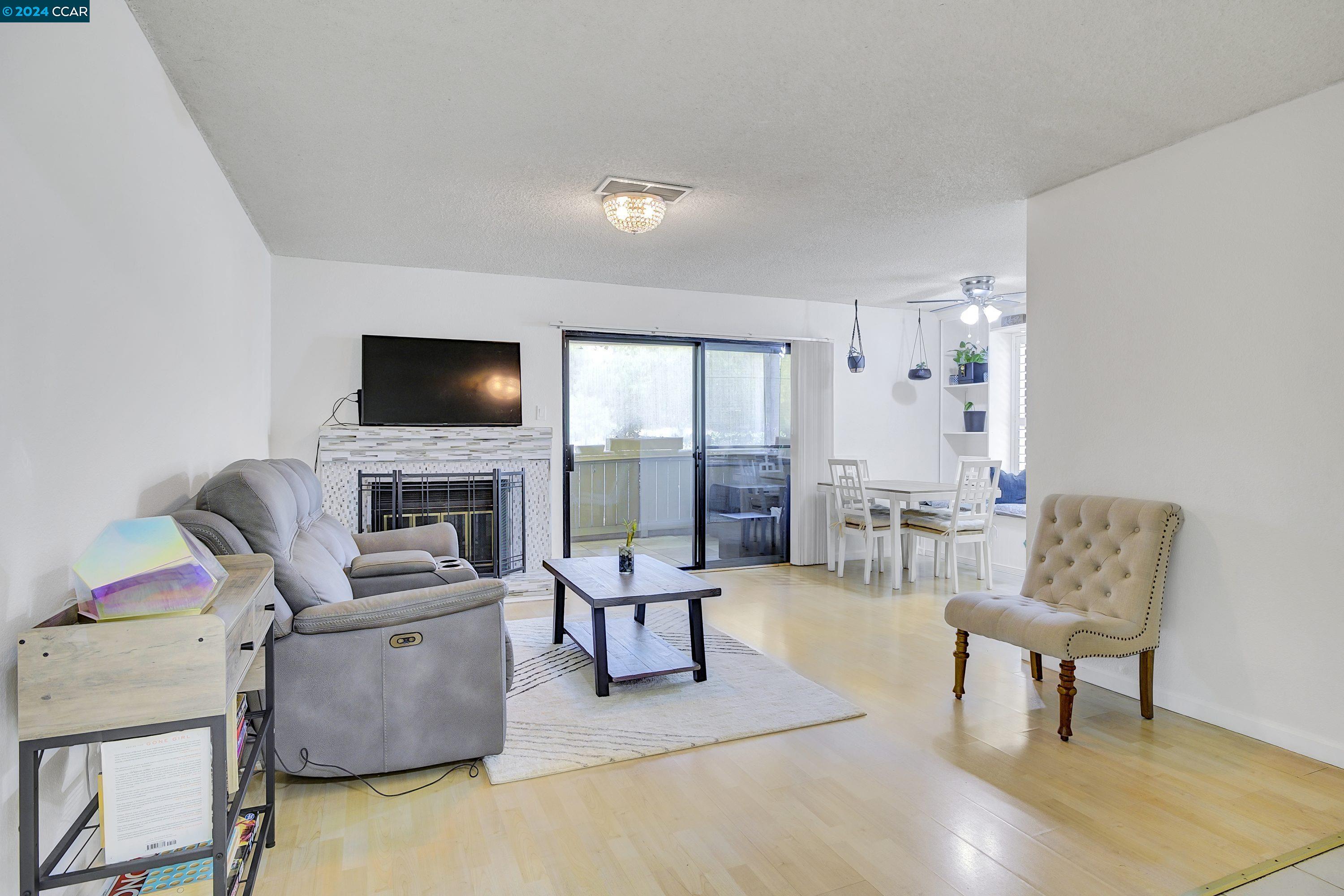 Photo #4: 41072349 Listing 