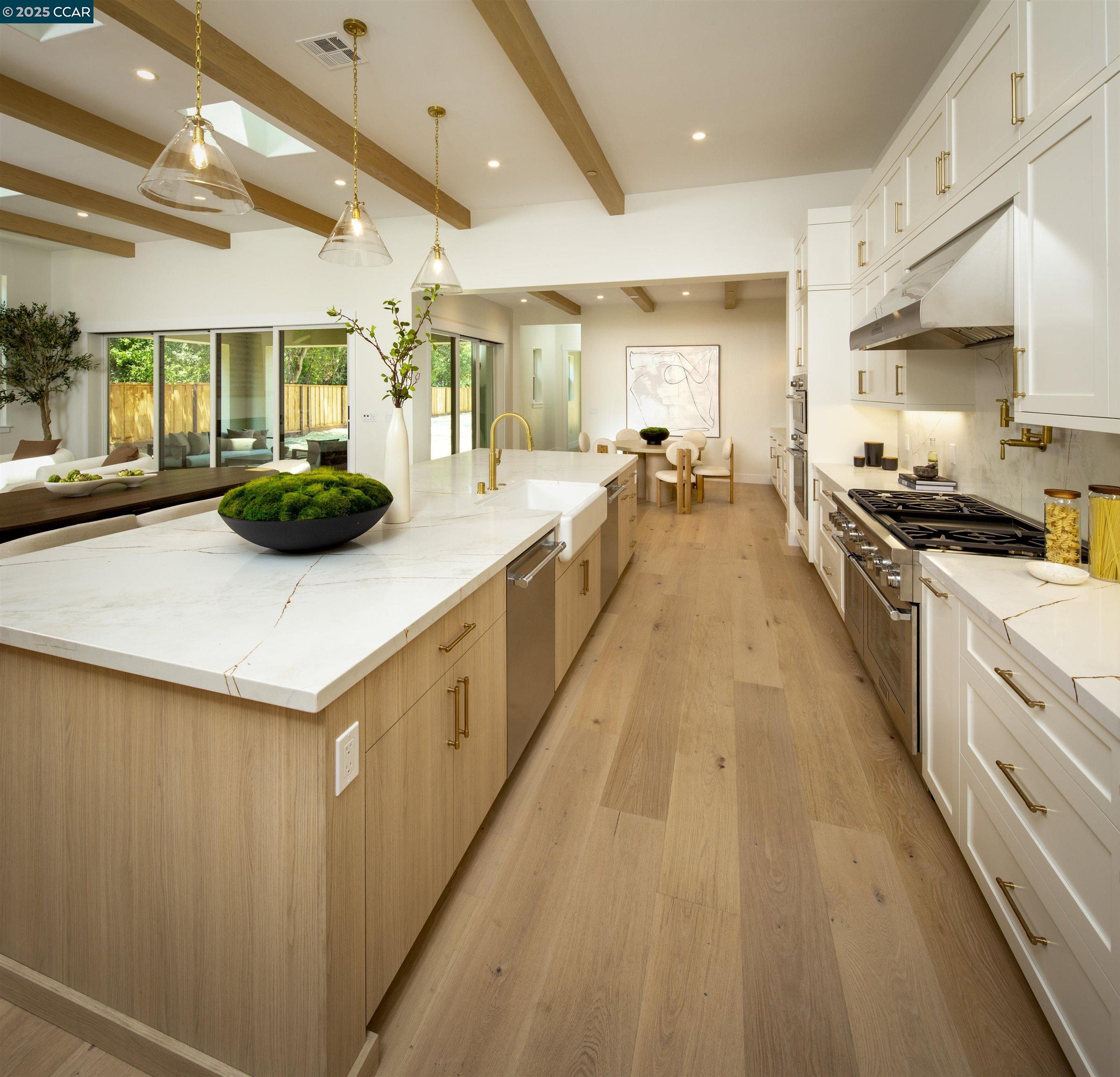 Detail Gallery Image 4 of 18 For 1015 Borrette Court, Napa,  CA 94558 - 4 Beds | 4/1 Baths