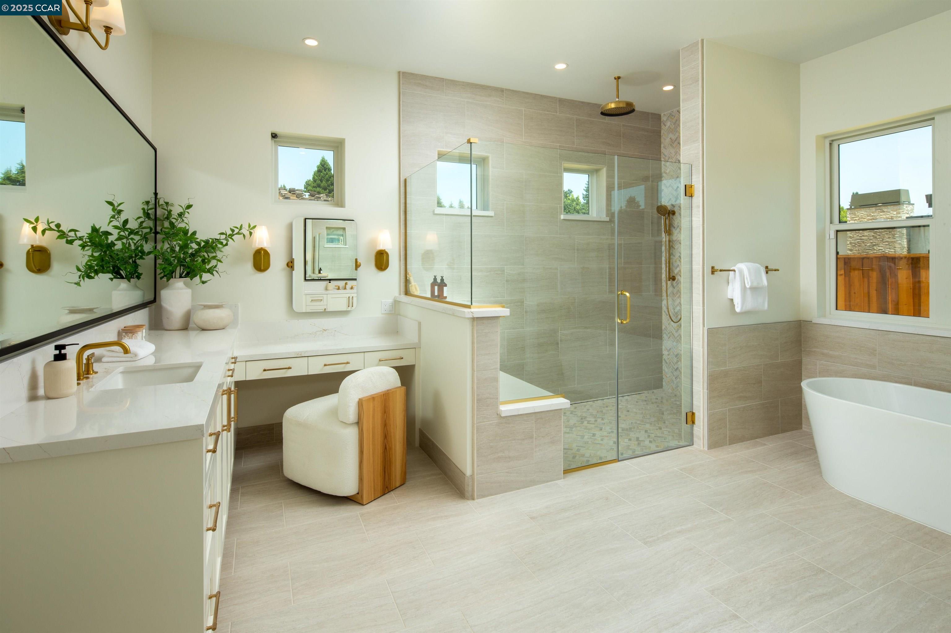 Detail Gallery Image 8 of 18 For 1015 Borrette Court, Napa,  CA 94558 - 4 Beds | 4/1 Baths