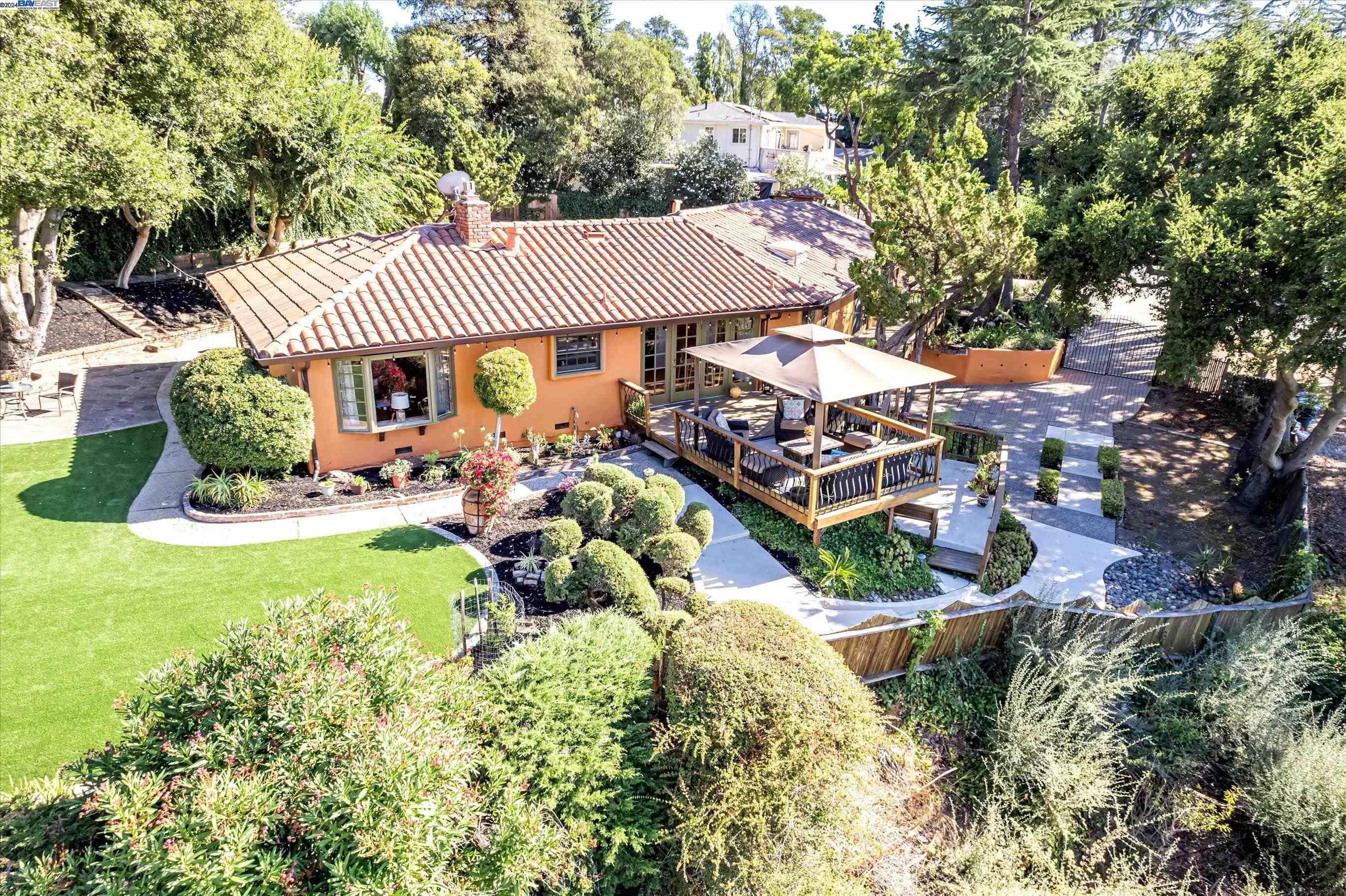 Detail Gallery Image 1 of 1 For 16201 Highland Dr, San Jose,  CA 95127 - 4 Beds | 3 Baths