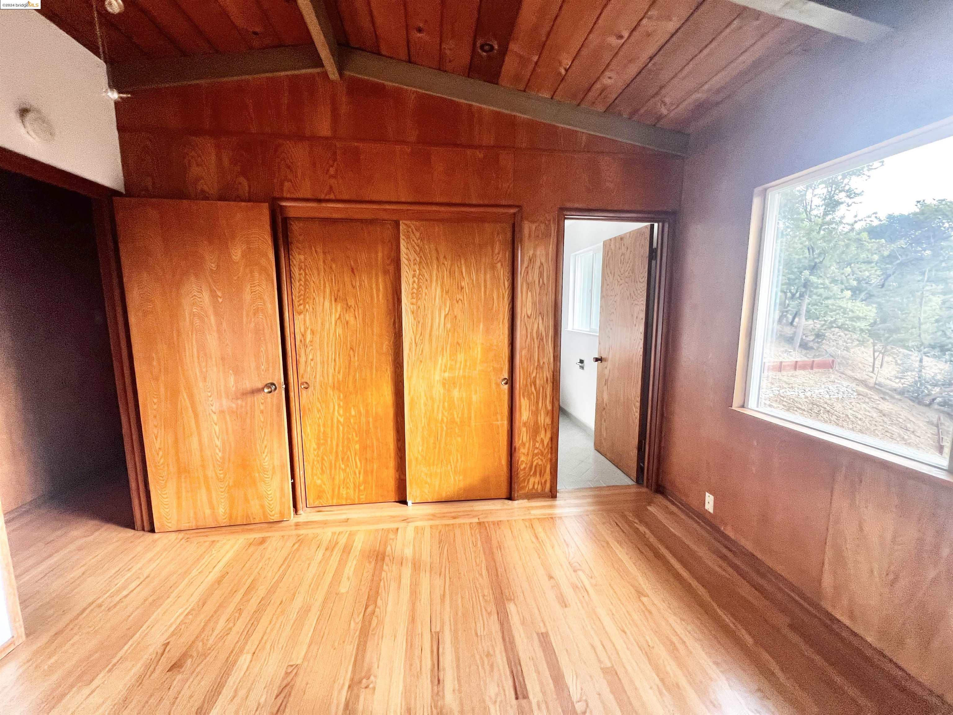 Detail Gallery Image 13 of 28 For 58 Pomona St, Crockett,  CA 94525 - 2 Beds | 2/1 Baths