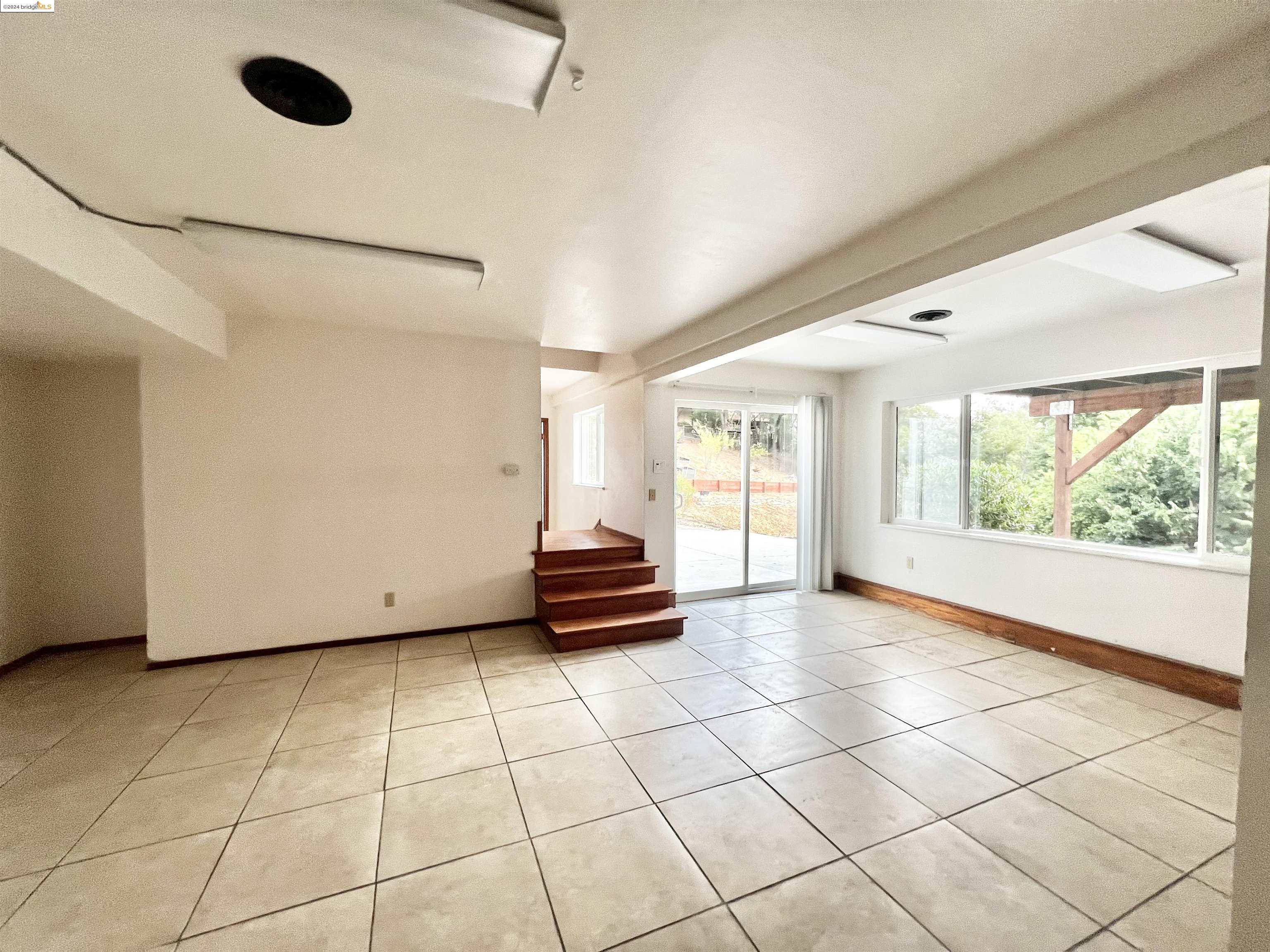 Detail Gallery Image 27 of 28 For 58 Pomona St, Crockett,  CA 94525 - 2 Beds | 2/1 Baths
