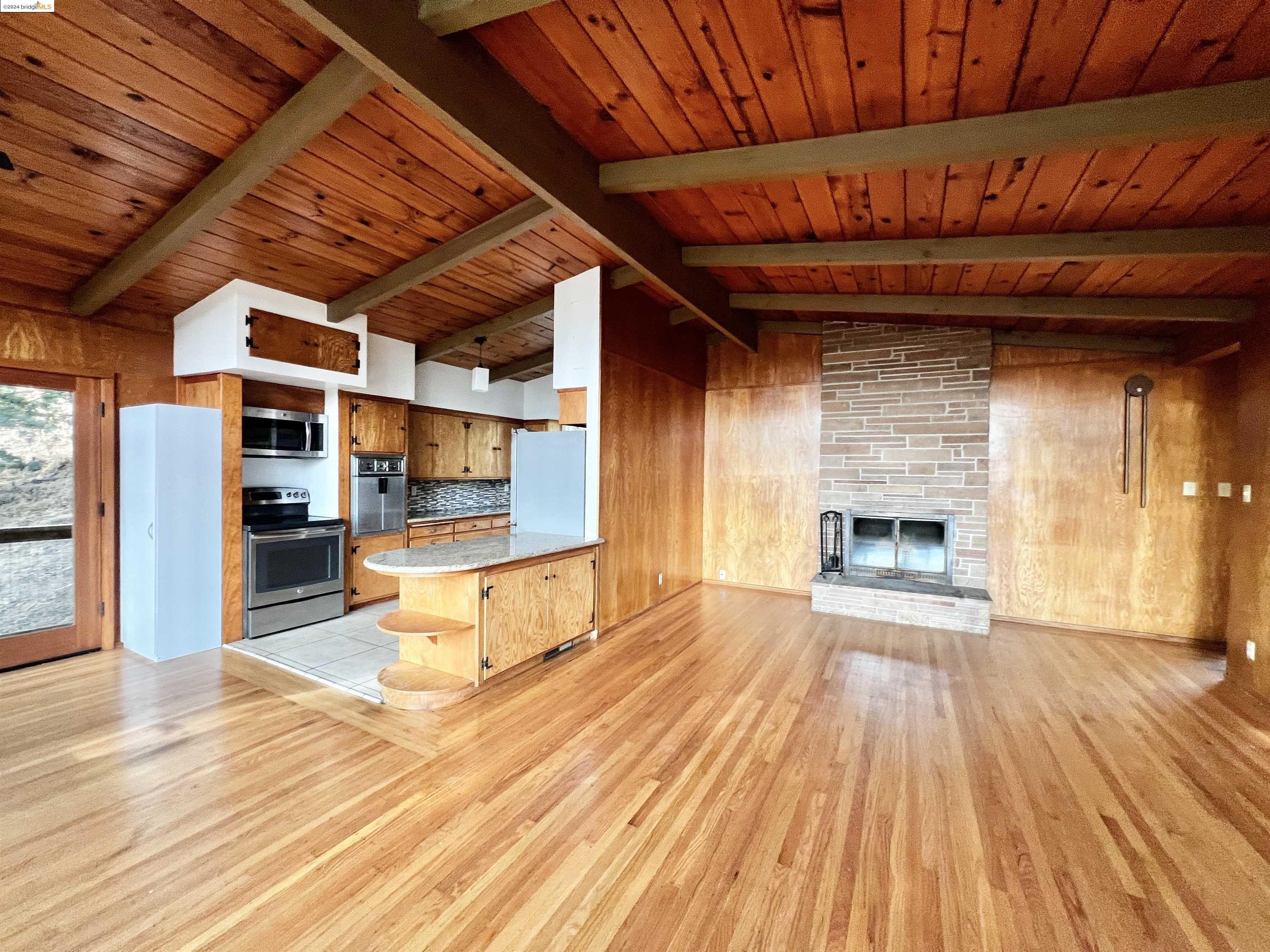 Detail Gallery Image 9 of 28 For 58 Pomona St, Crockett,  CA 94525 - 2 Beds | 2/1 Baths