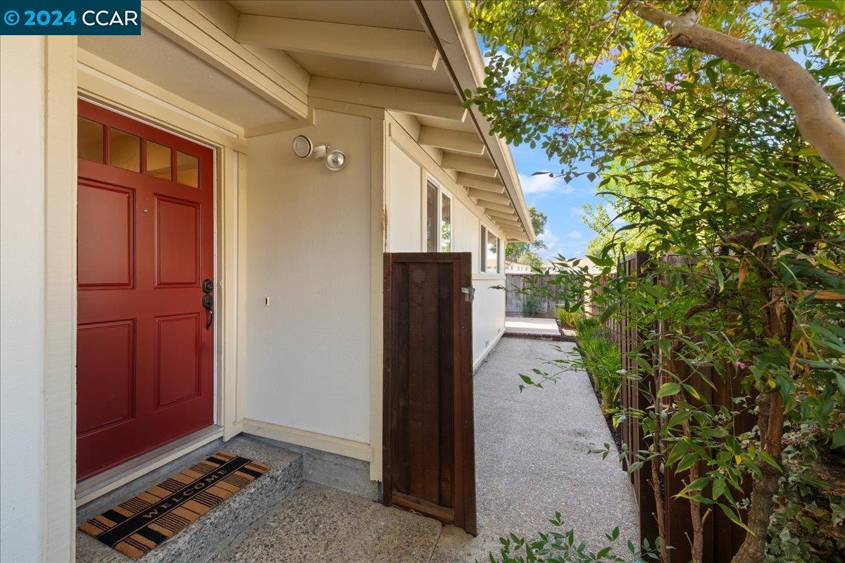 MLS: 41072379 Condo For Sale