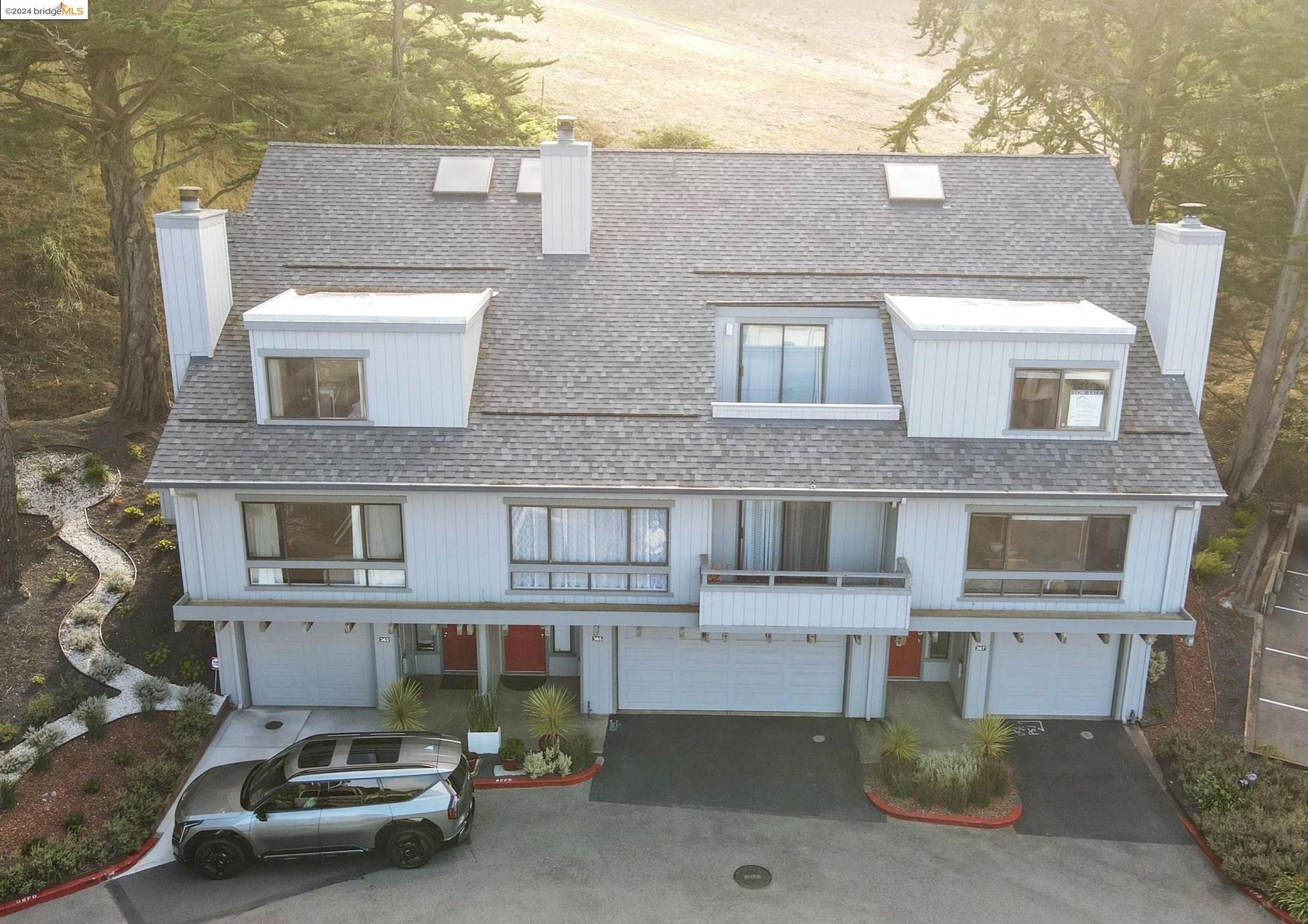Detail Gallery Image 1 of 1 For 367 Innisfree Dr, Daly City,  CA 94015 - 2 Beds | 2/1 Baths